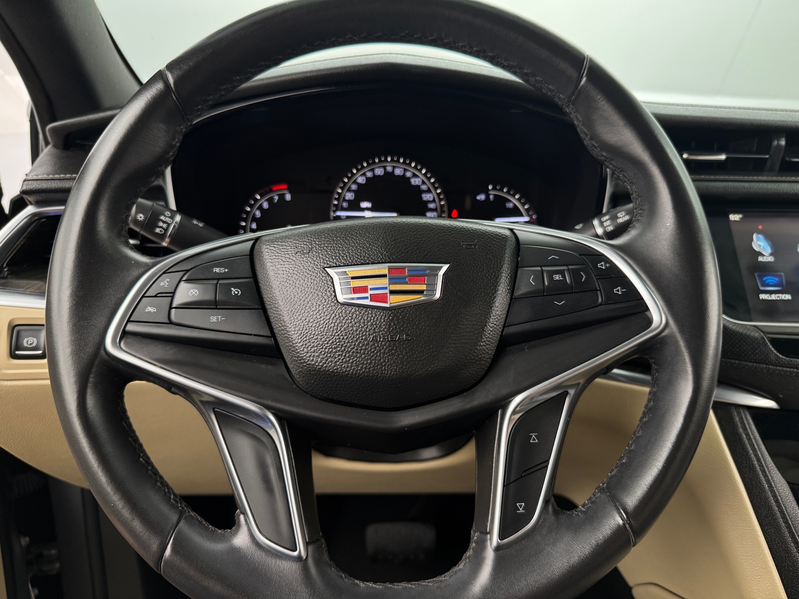 Thumbnail: 2017 Cadillac XT5 - 4