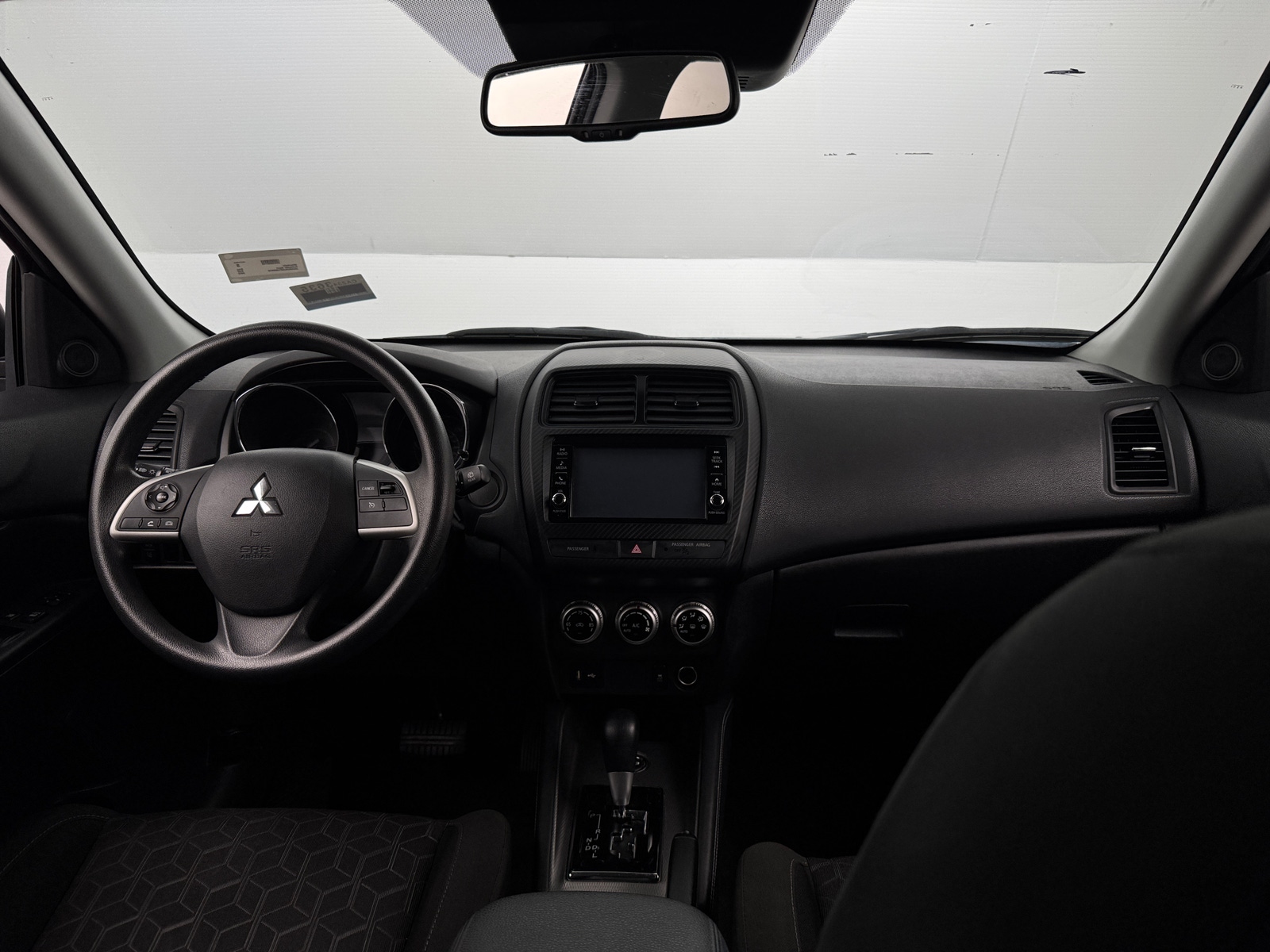 Thumbnail: 2023 Mitsubishi Outlander Sport - 3