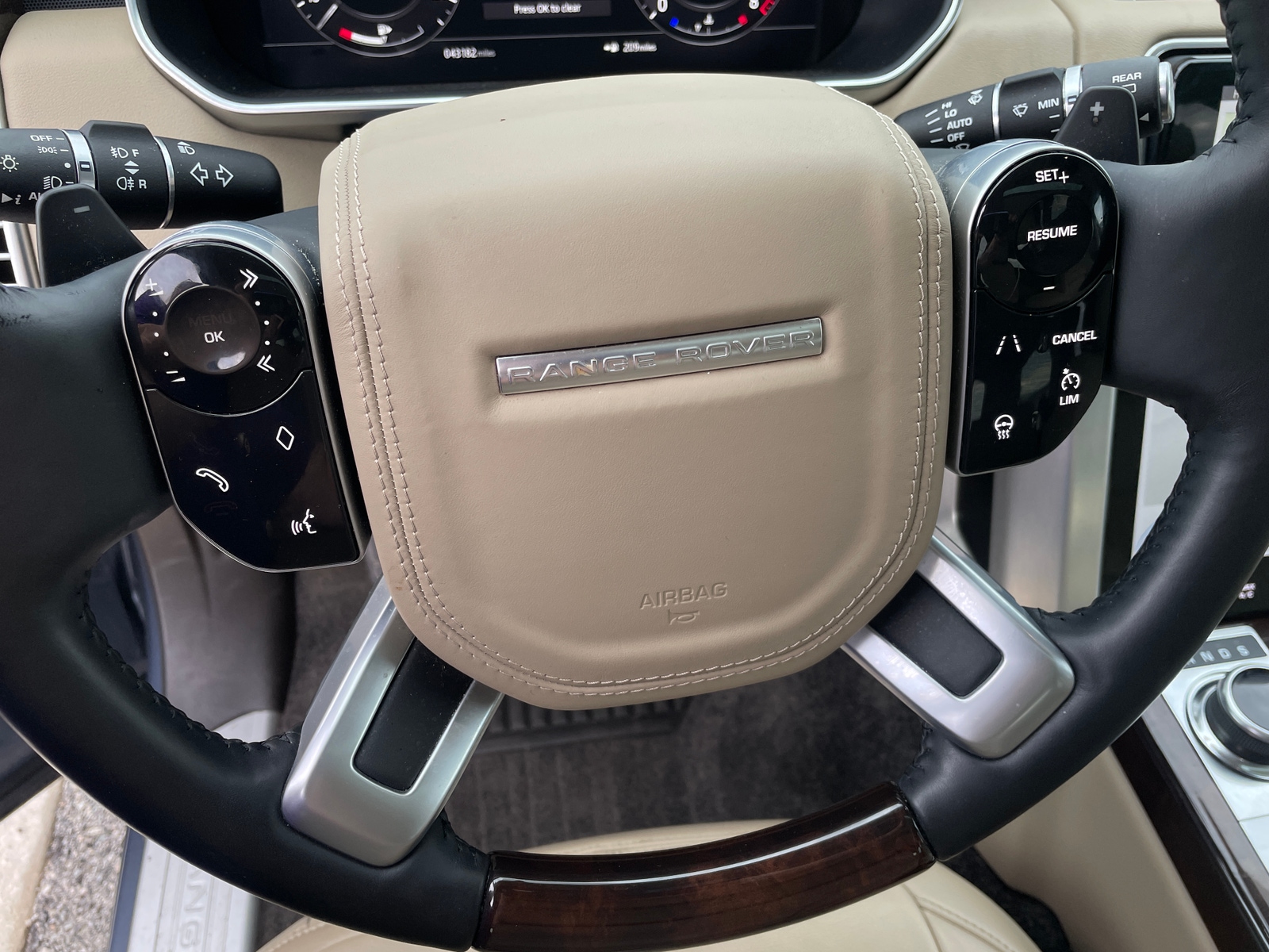 Thumbnail: 2021 Land Rover Range Rover - 4