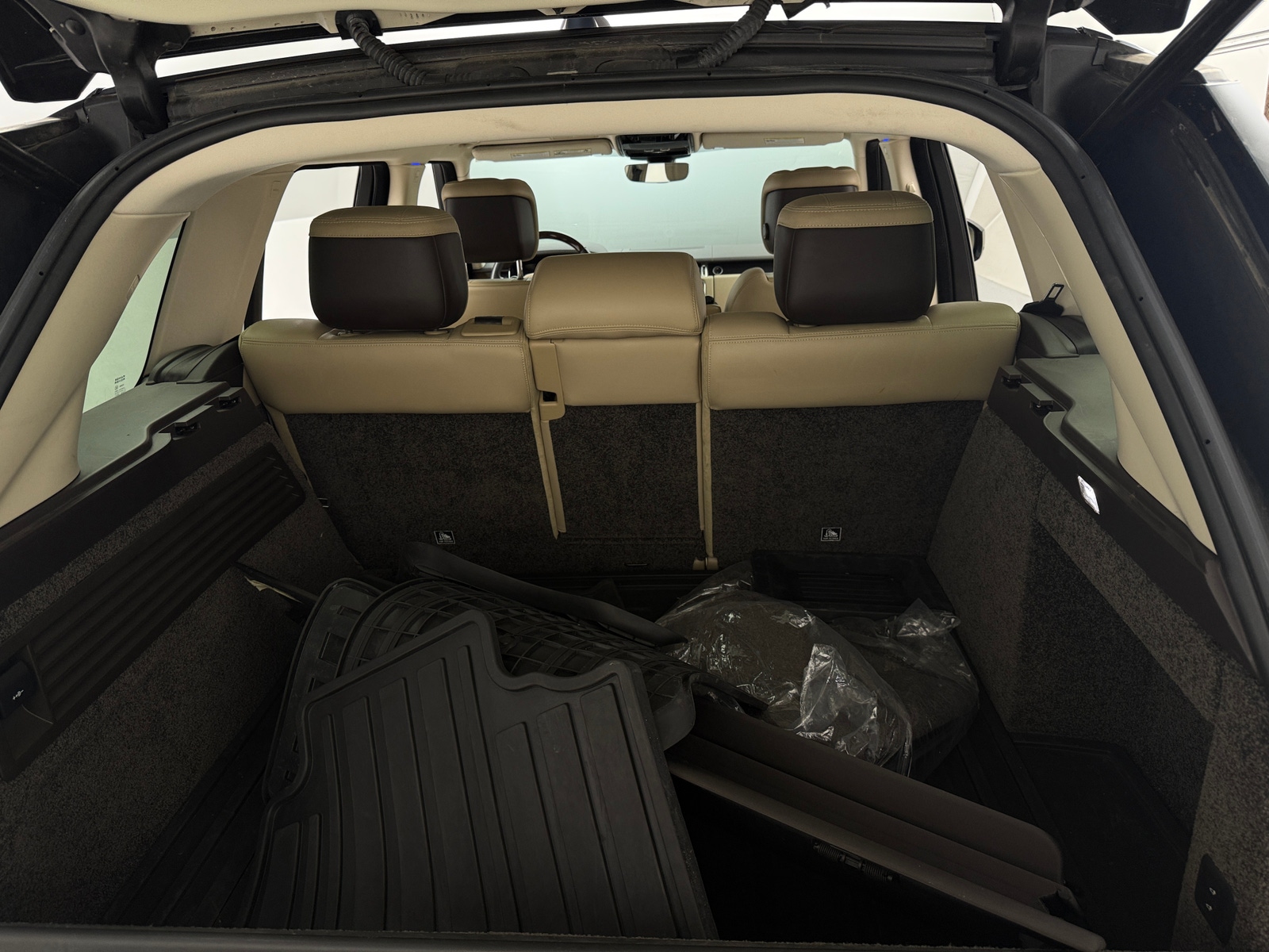 Thumbnail: 2021 Land Rover Range Rover - 6