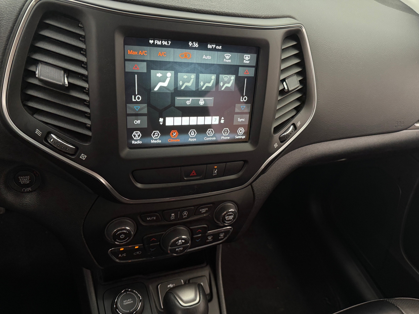 Thumbnail: 2022 Jeep Cherokee - 3