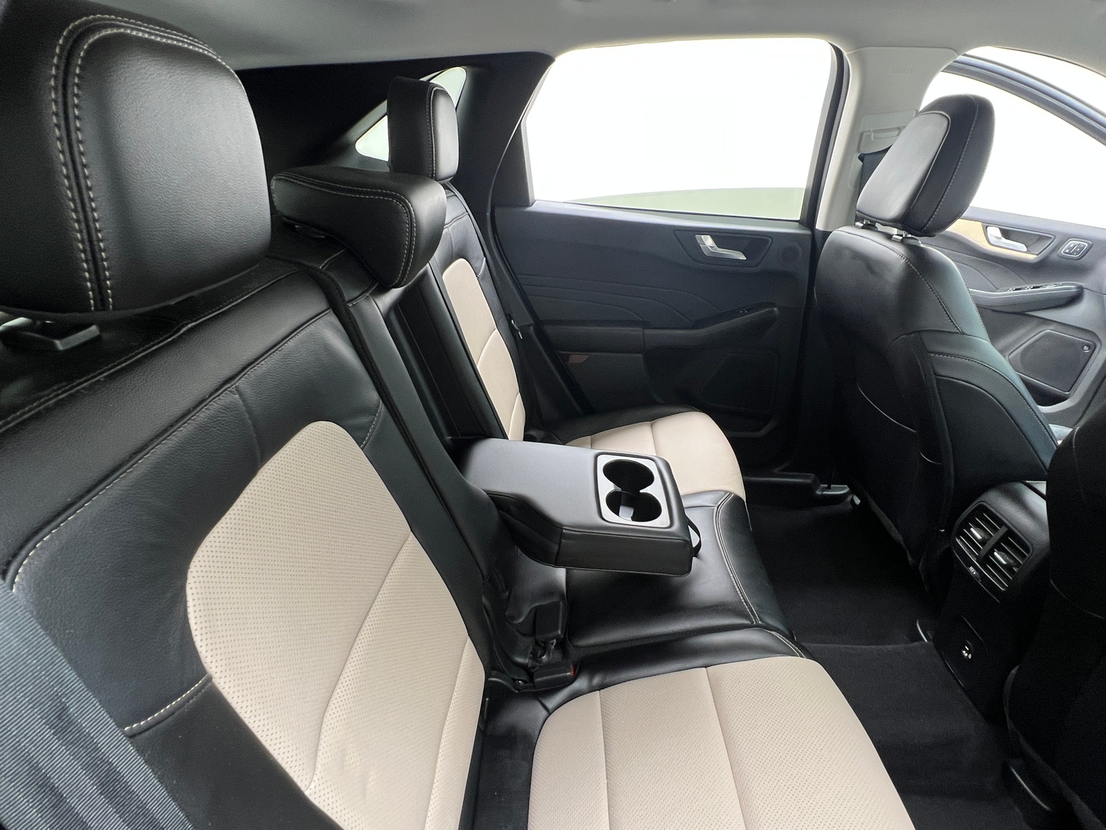 Thumbnail: 2022 Ford Escape - 6