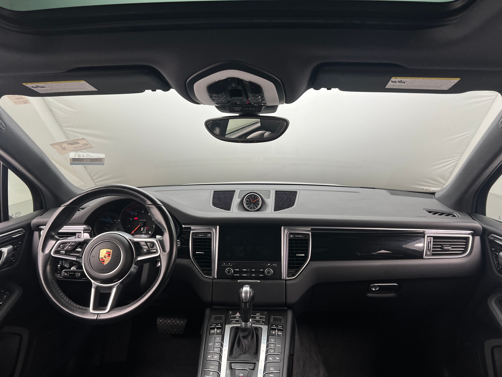 Thumbnail: 2017 Porsche Macan - 2