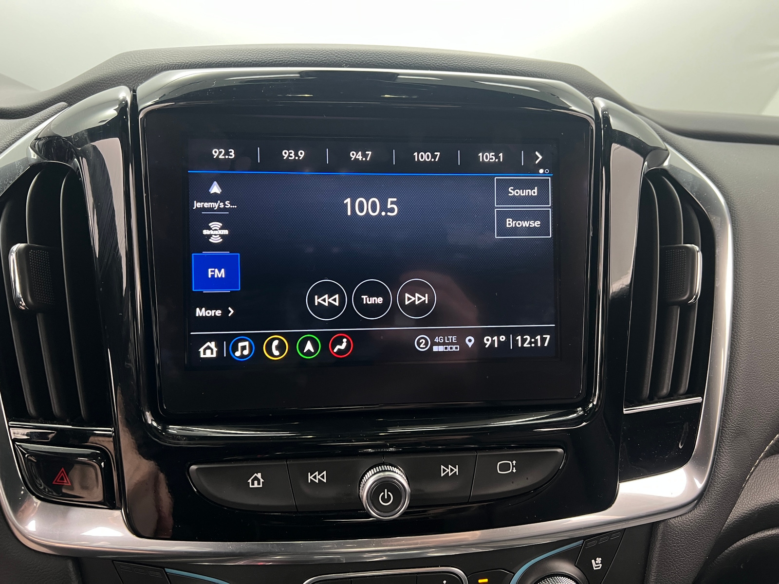 Thumbnail: 2023 Chevrolet Traverse - 4