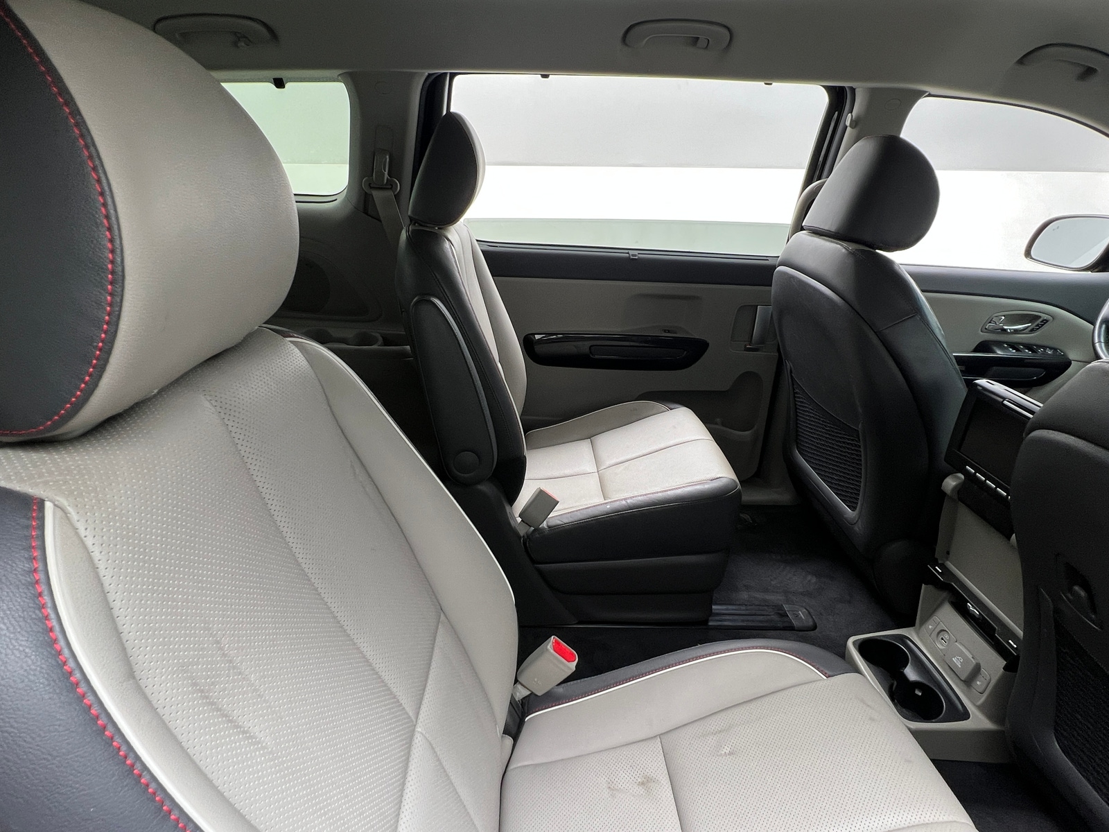 Thumbnail: 2018 Kia Sedona - 5