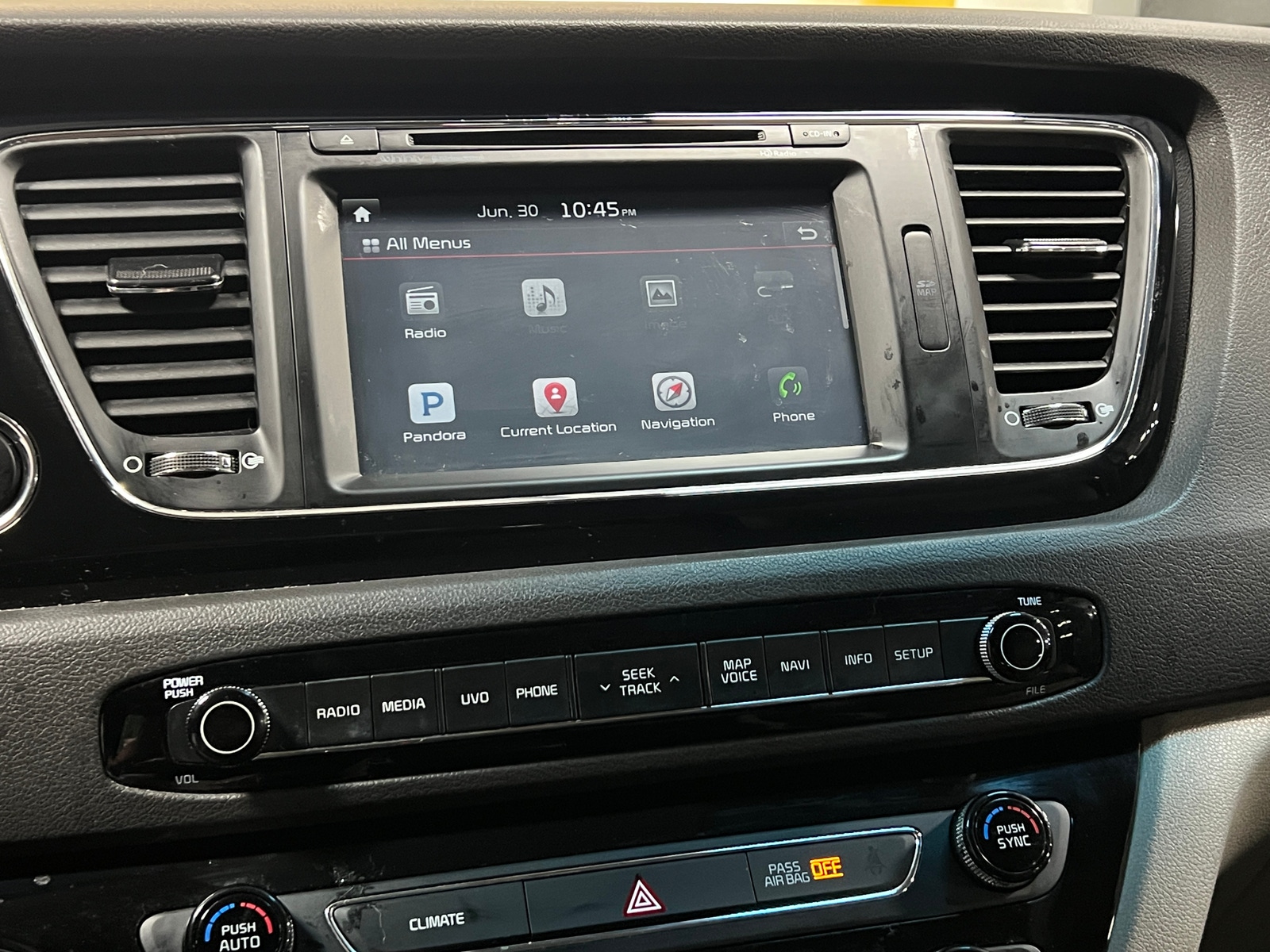 Thumbnail: 2018 Kia Sedona - 3