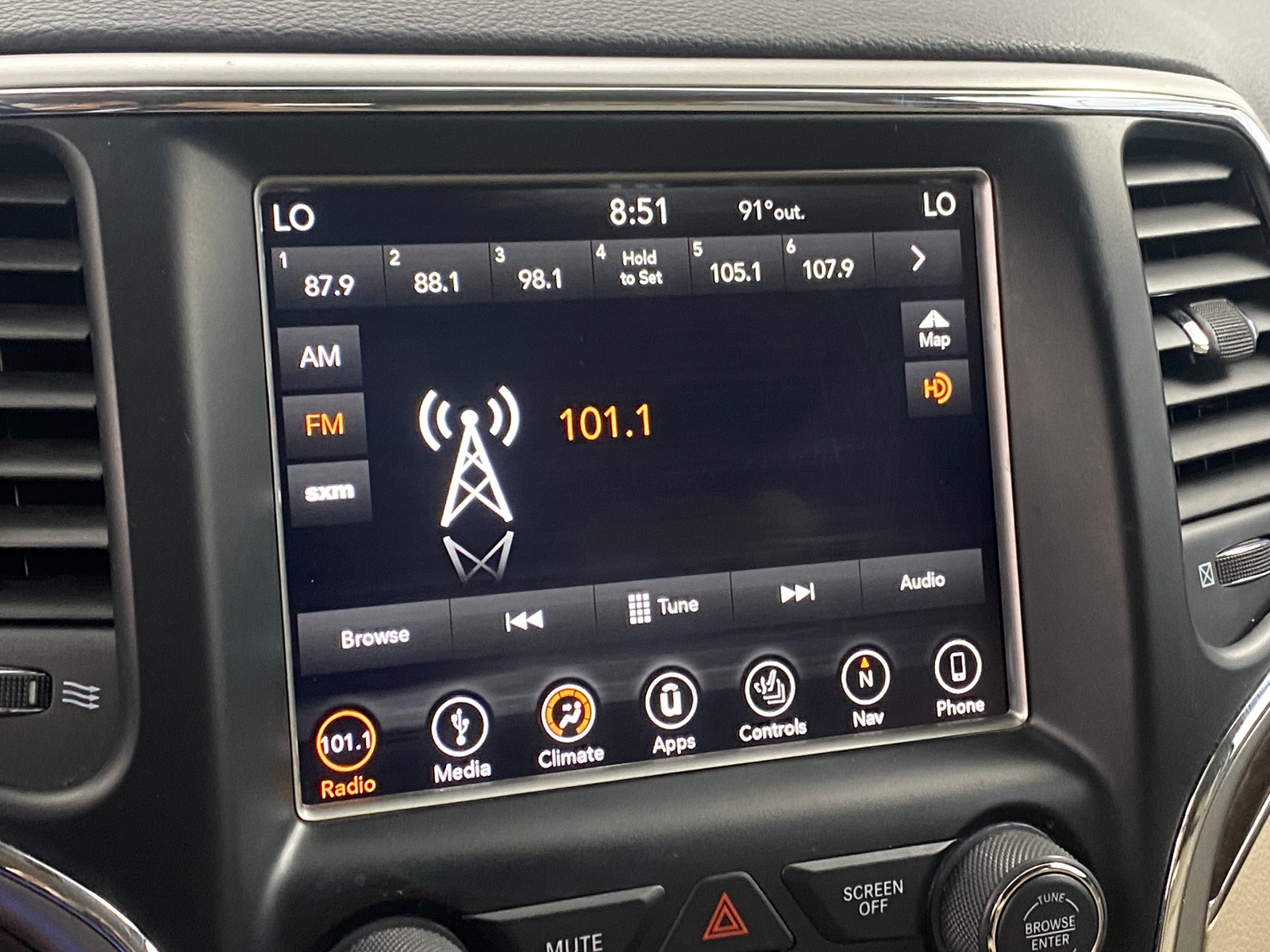 Thumbnail: 2018 Jeep Grand Cherokee - 3