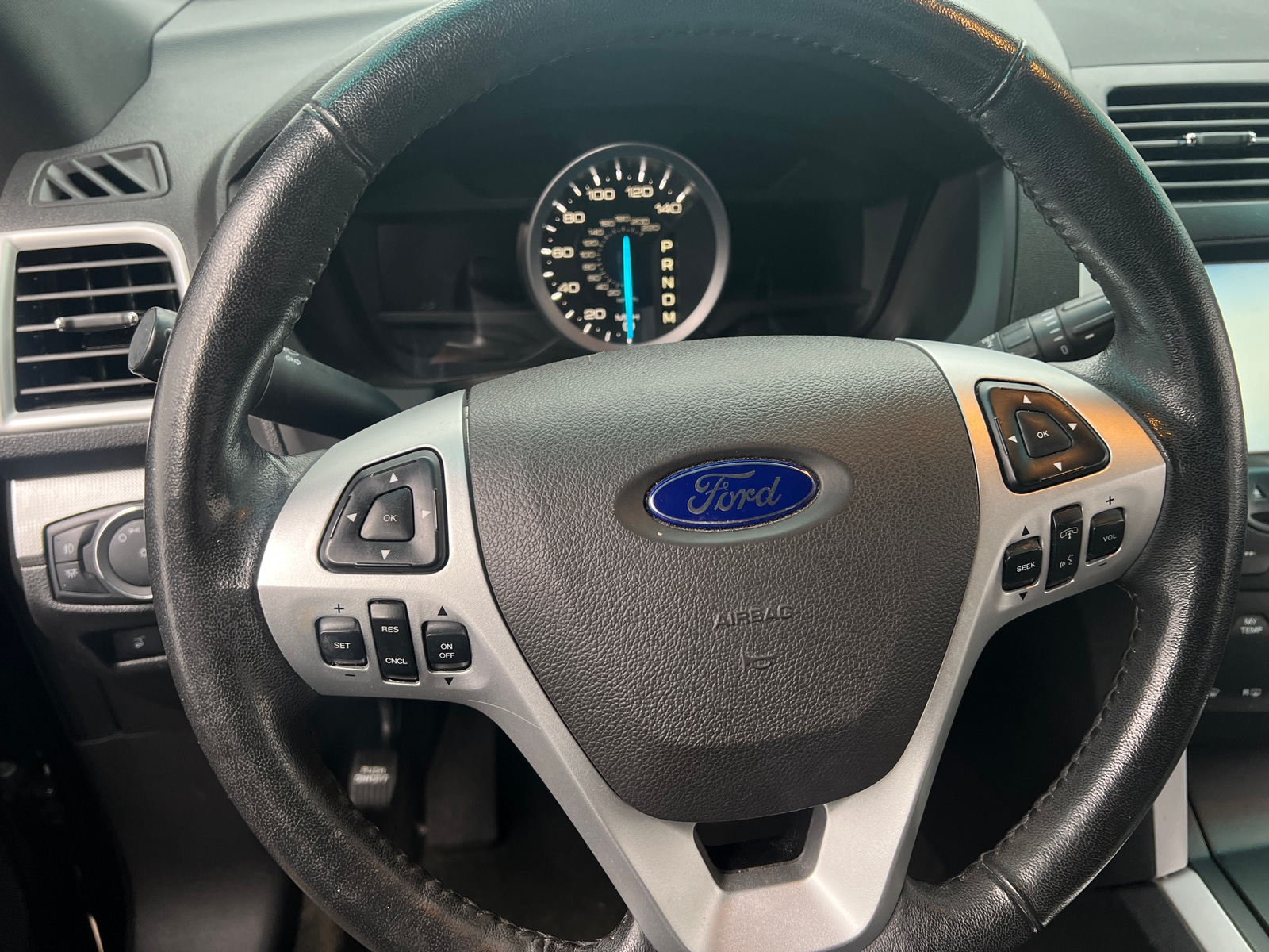 Thumbnail: 2015 Ford Explorer - 4