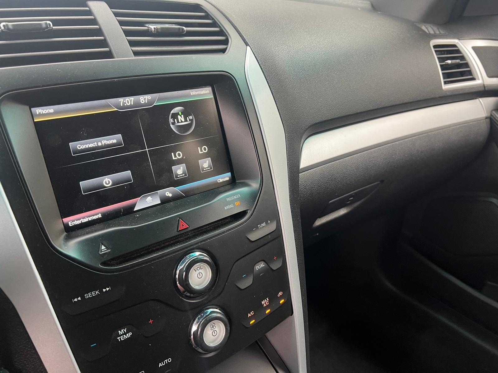 Thumbnail: 2015 Ford Explorer - 3