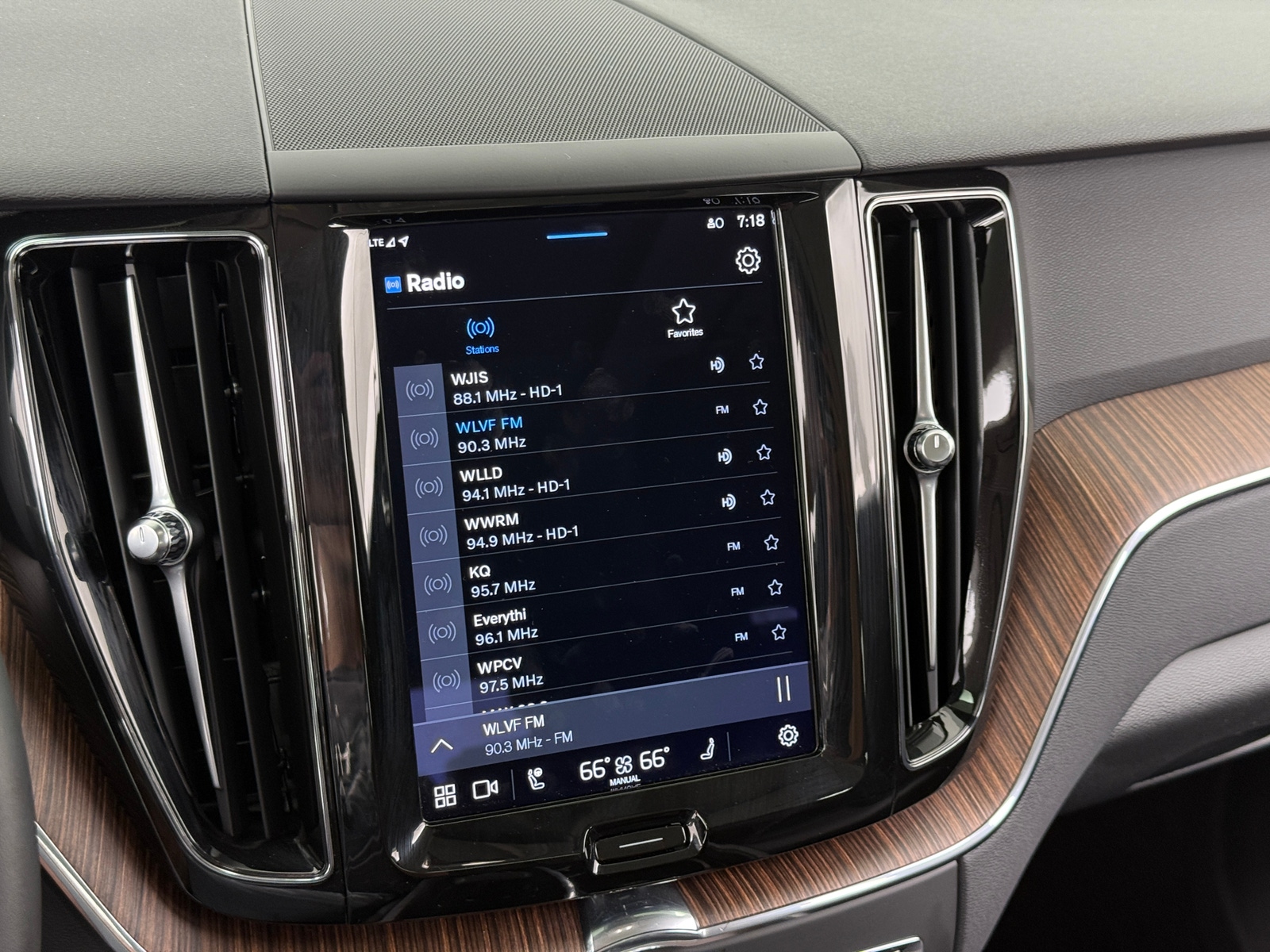 Thumbnail: 2023 Volvo XC60 - 4