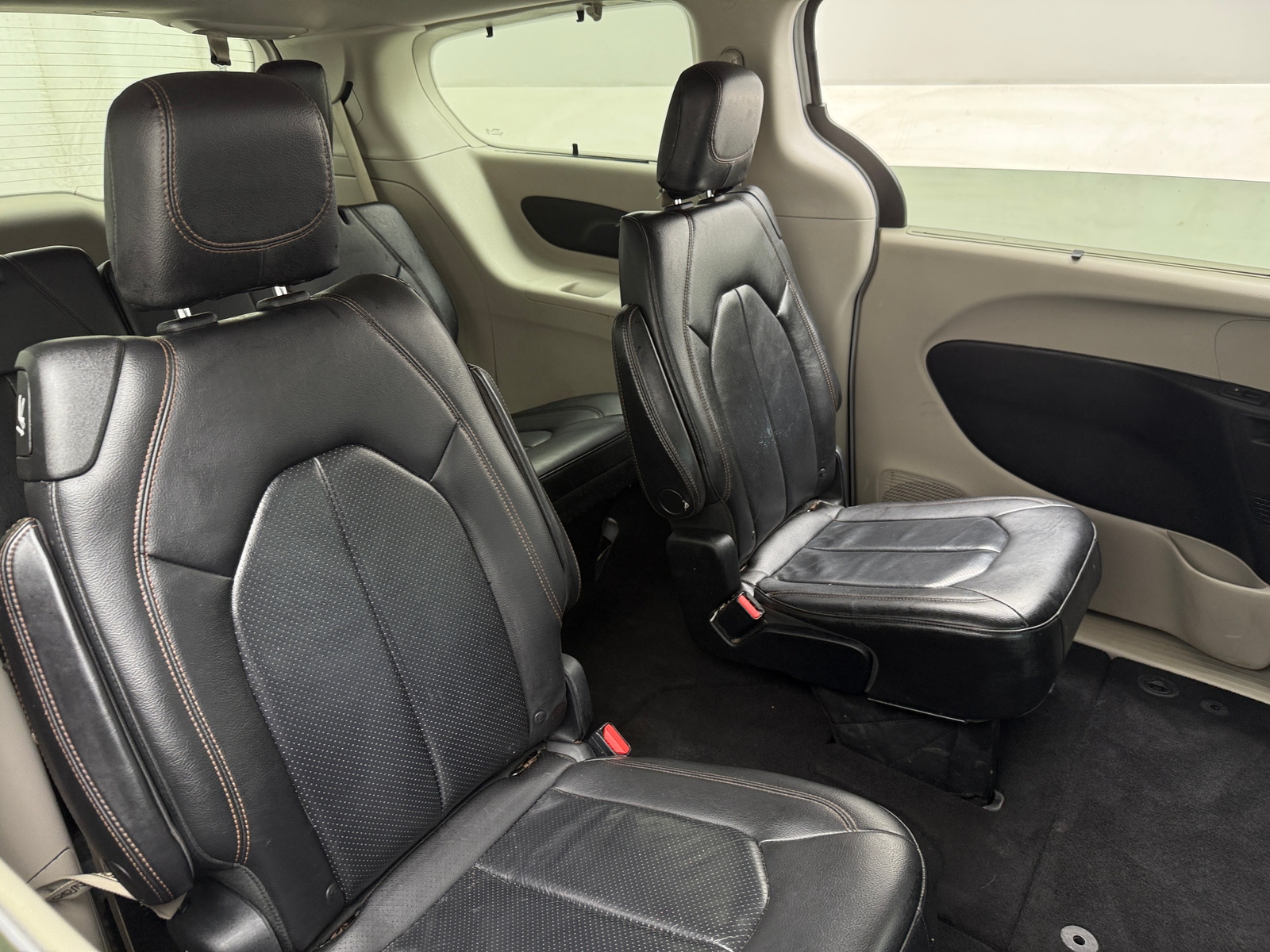 Thumbnail: 2018 Chrysler Pacifica - 5