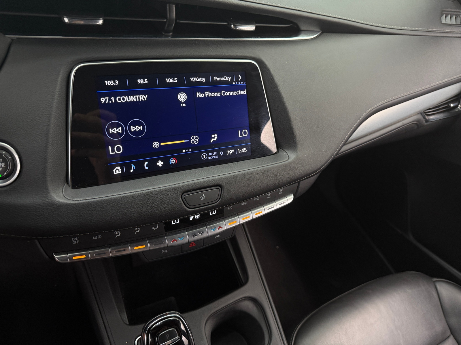 Thumbnail: 2023 Cadillac XT4 - 3