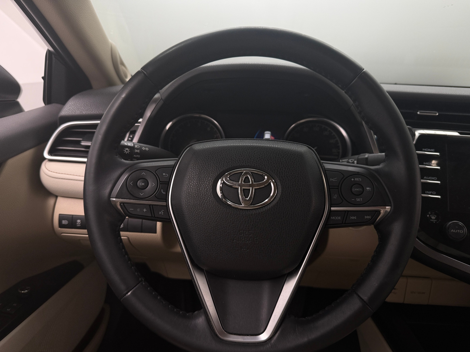 Thumbnail: 2018 Toyota Camry - 4