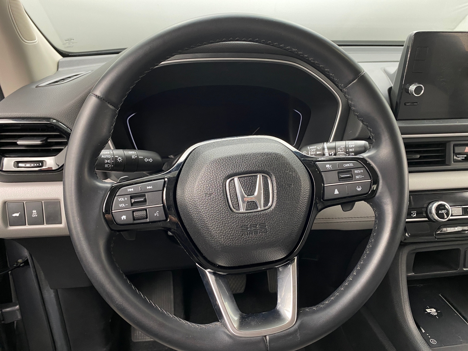 Thumbnail: 2023 Honda Pilot - 4