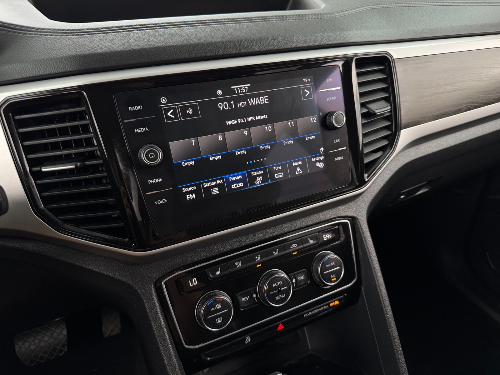 Thumbnail: 2022 Volkswagen Atlas - 3