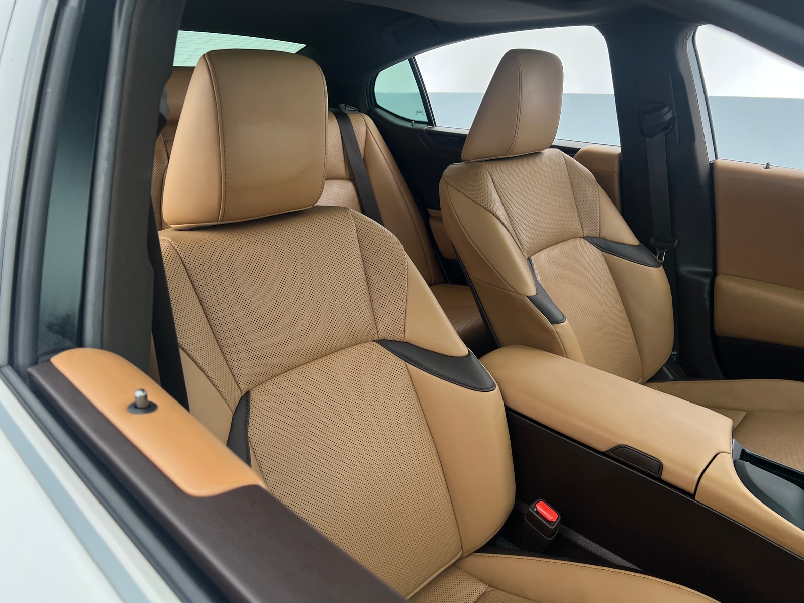 Thumbnail: 2021 Lexus ES - 2