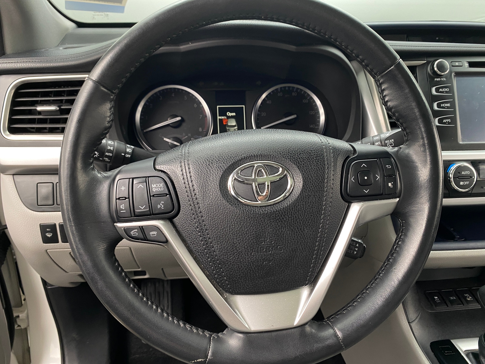 Thumbnail: 2015 Toyota Highlander - 4