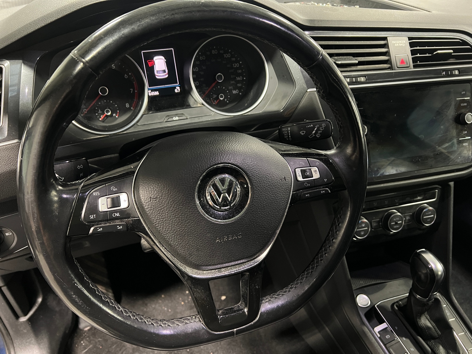 Thumbnail: 2018 Volkswagen Tiguan - 4