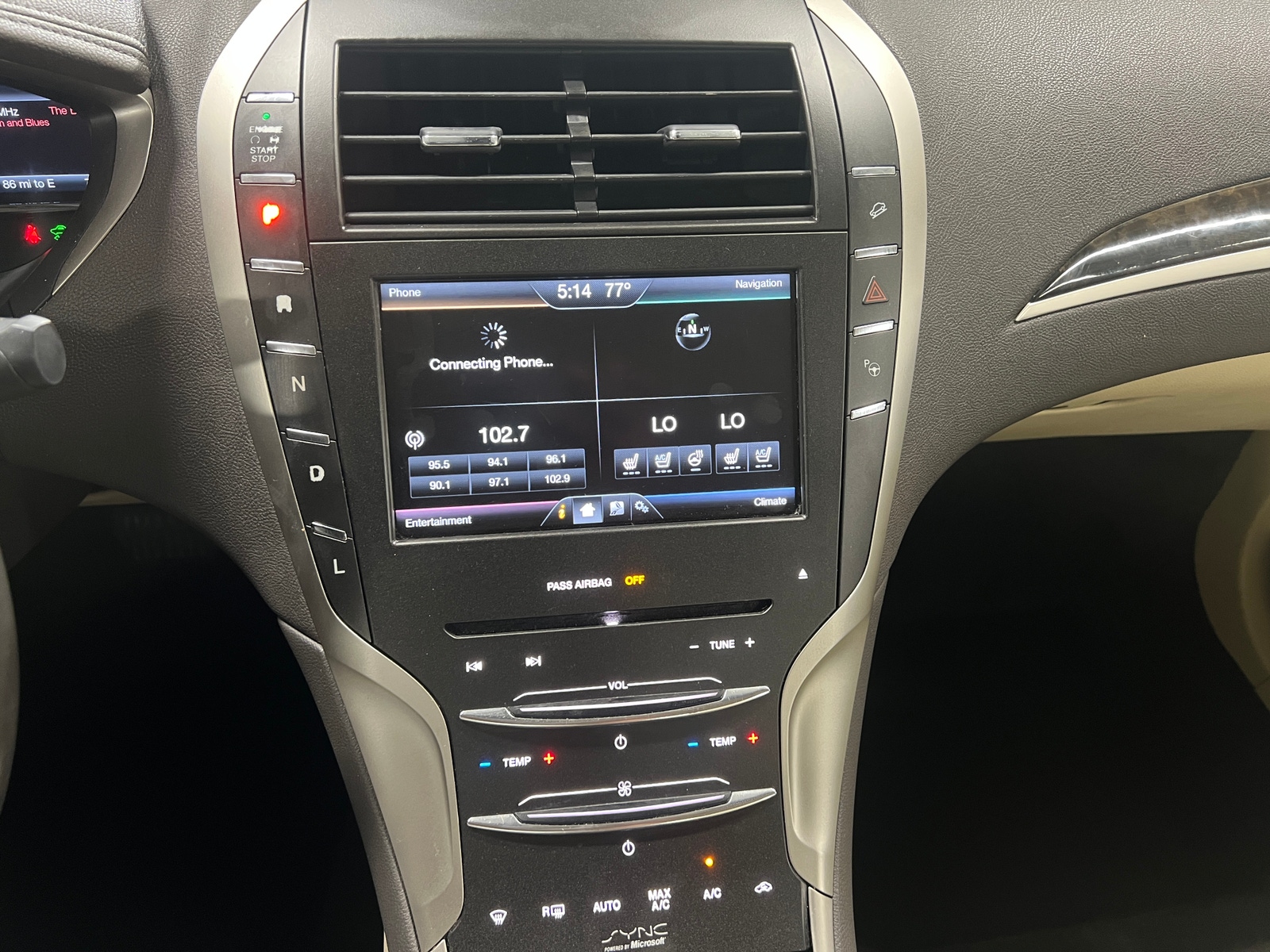 Thumbnail: 2015 Lincoln MKZ - 3