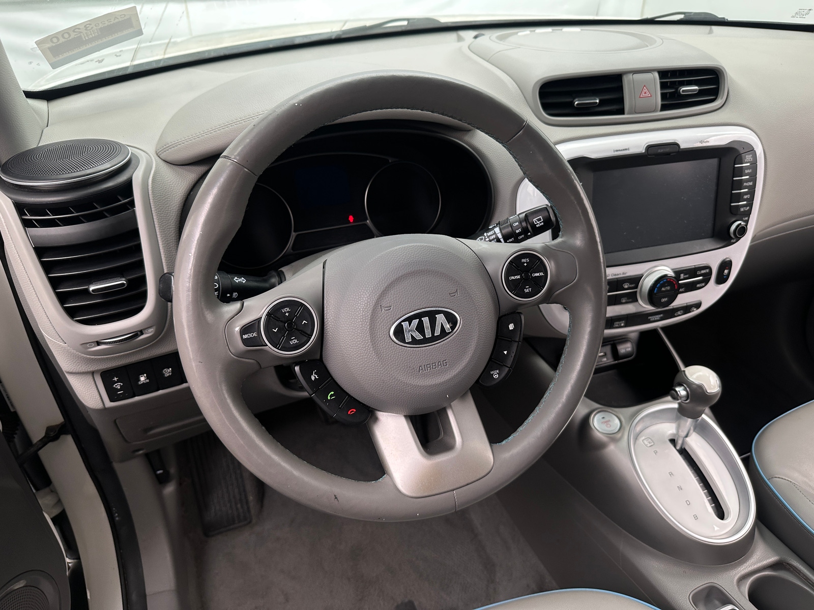Thumbnail: 2017 Kia Soul EV - 4