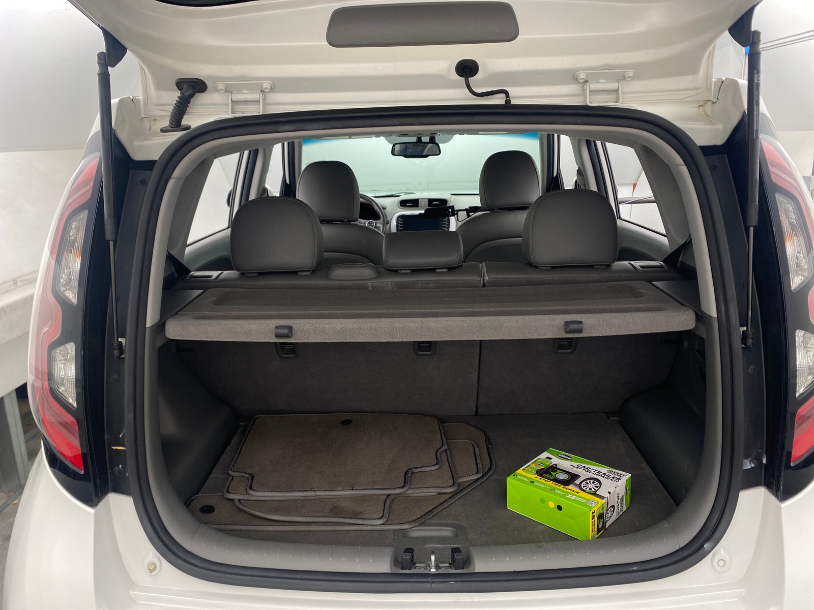Thumbnail: 2017 Kia Soul EV - 6