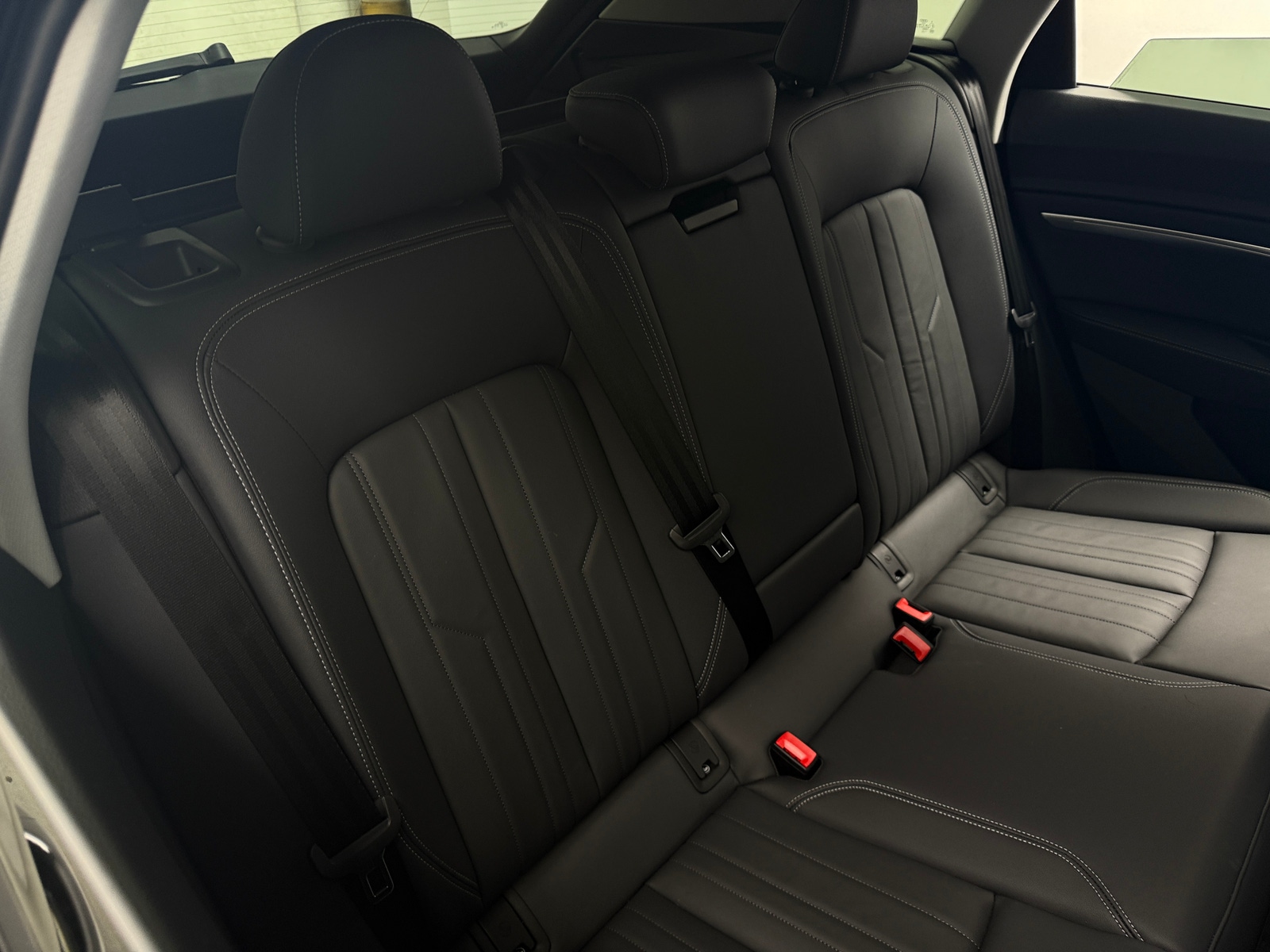 Thumbnail: 2022 Audi e-tron - 5
