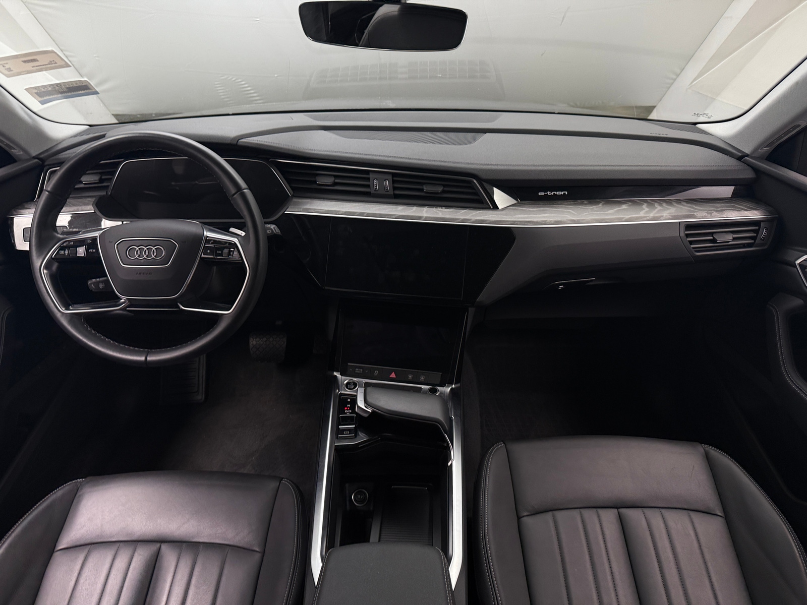 Thumbnail: 2022 Audi e-tron - 2