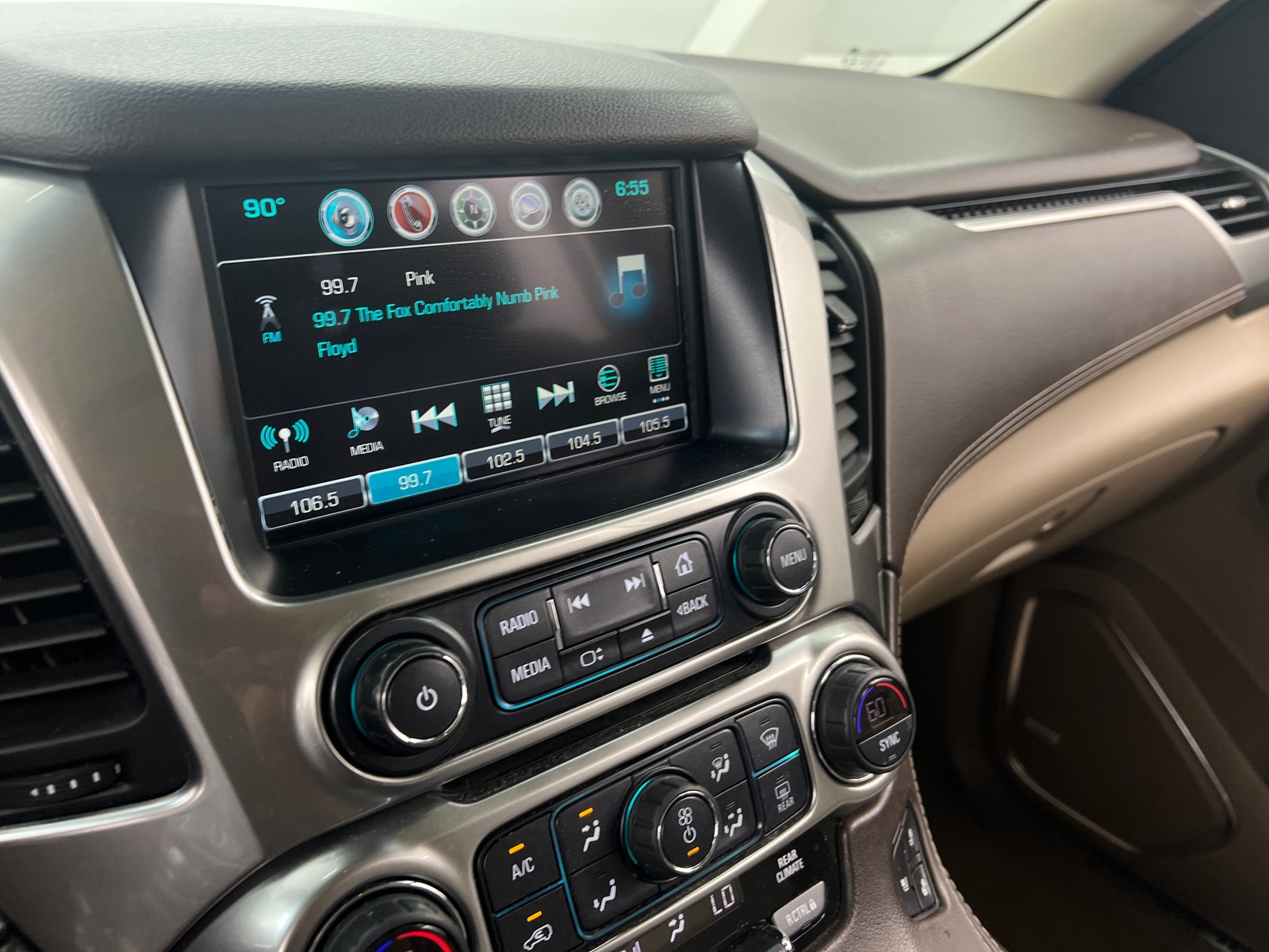 Thumbnail: 2019 Chevrolet Suburban - 3
