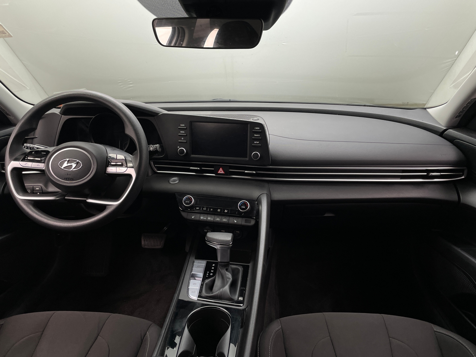 Thumbnail: 2022 Hyundai Elantra - 3
