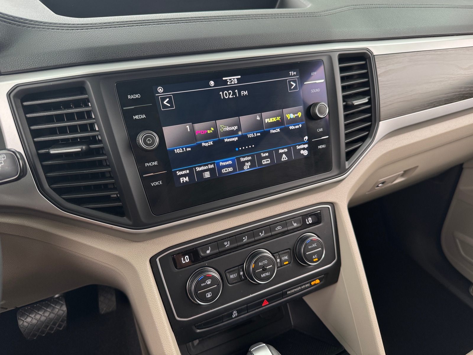 Thumbnail: 2021 Volkswagen Atlas - 3