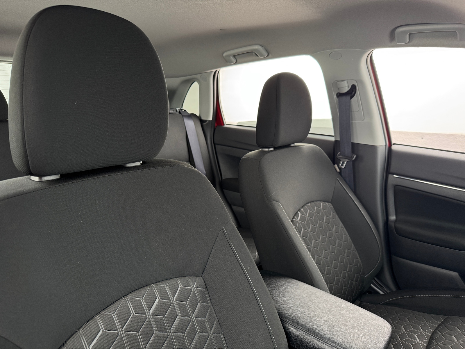 Thumbnail: 2024 Mitsubishi Outlander Sport - 2