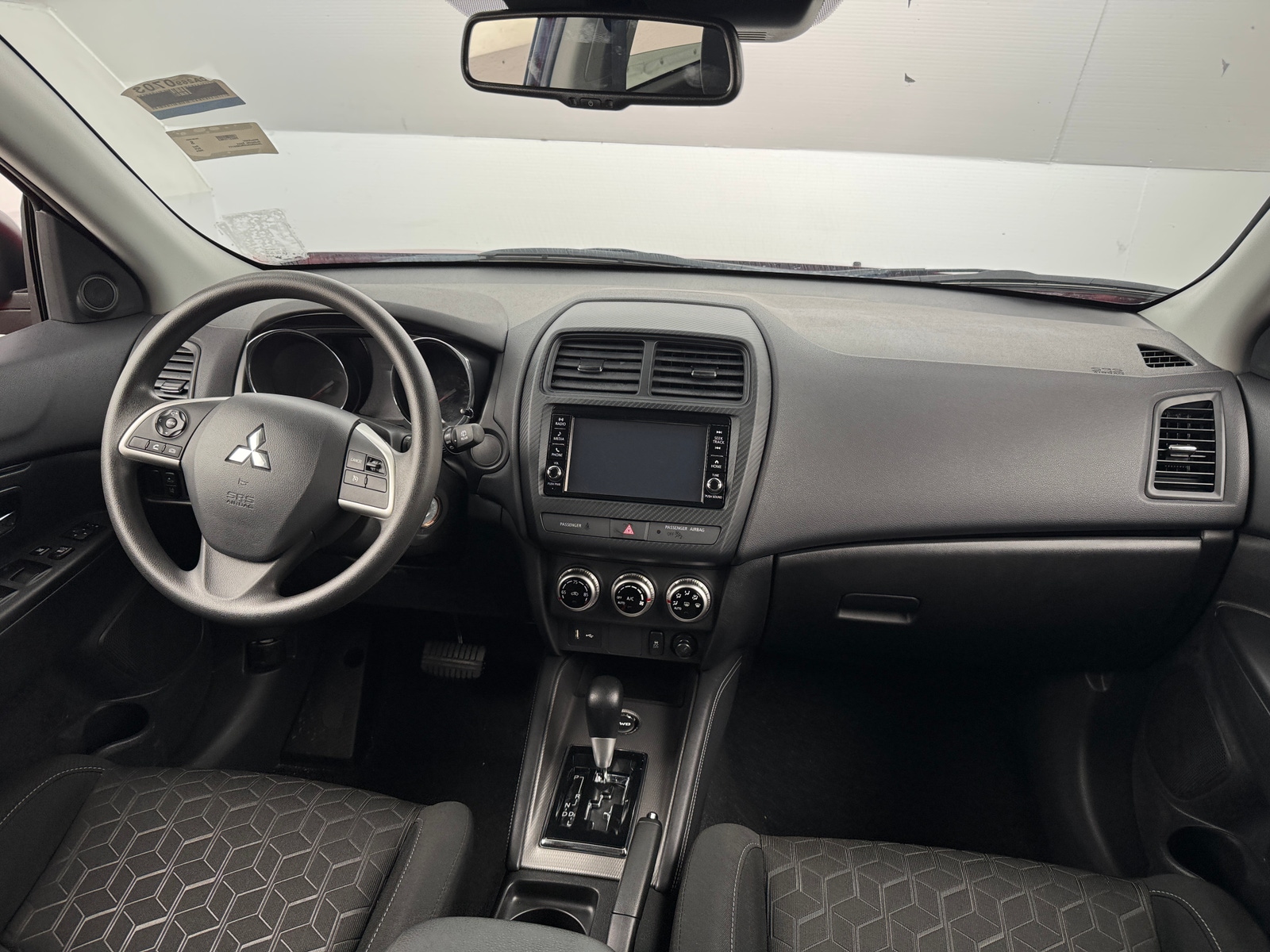 Thumbnail: 2024 Mitsubishi Outlander Sport - 3