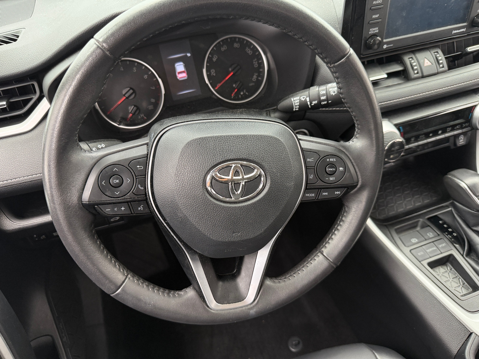 Thumbnail: 2022 Toyota RAV4 - 4