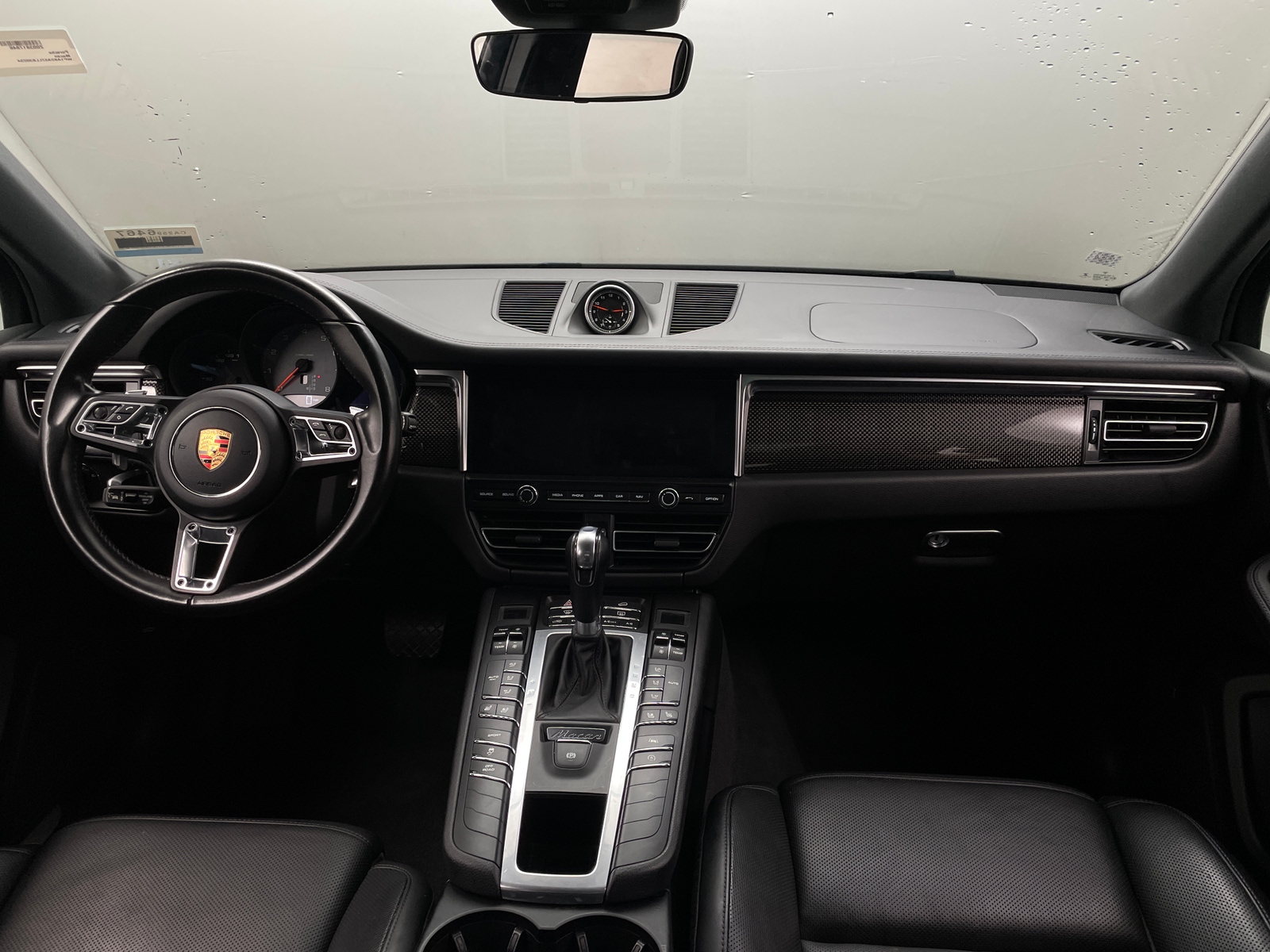 Thumbnail: 2020 Porsche Macan - 2