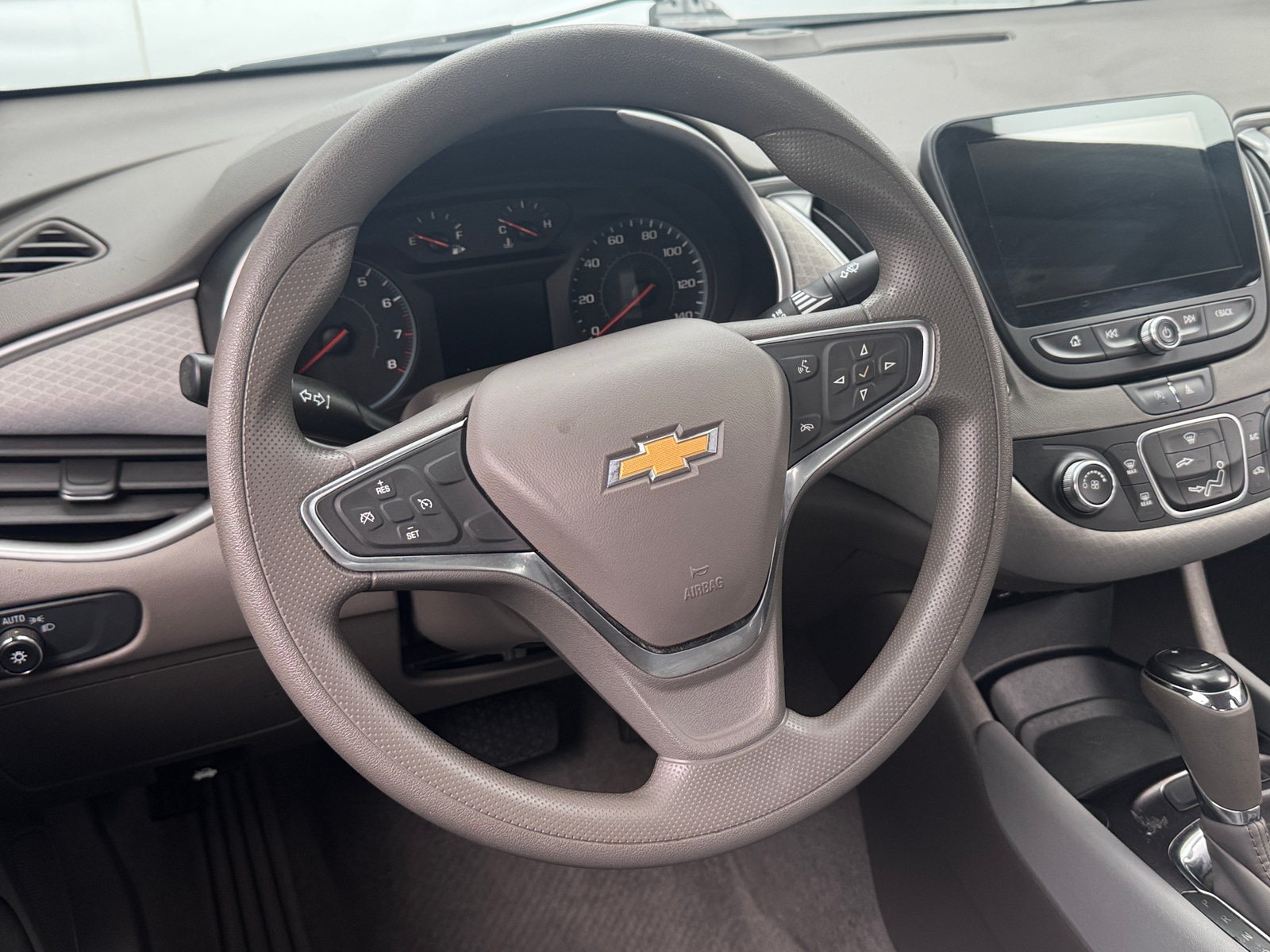 Thumbnail: 2020 Chevrolet Malibu - 5