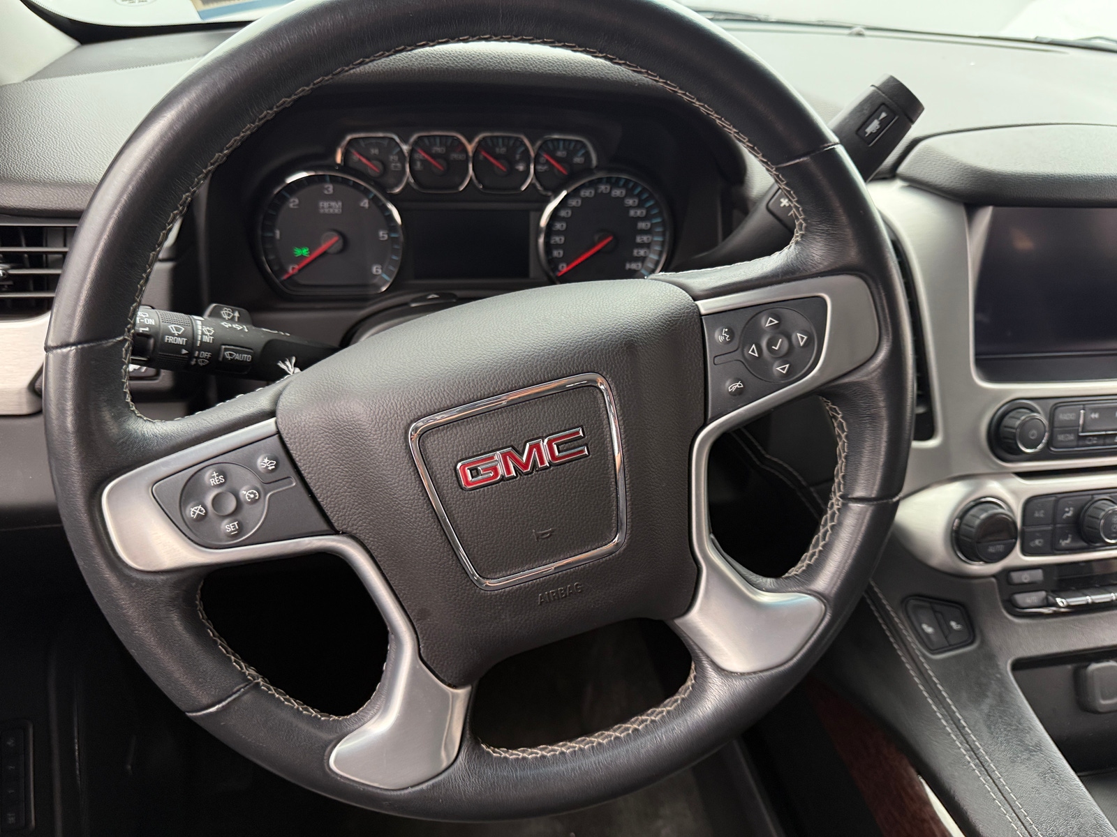 Thumbnail: 2018 GMC Yukon XL - 4