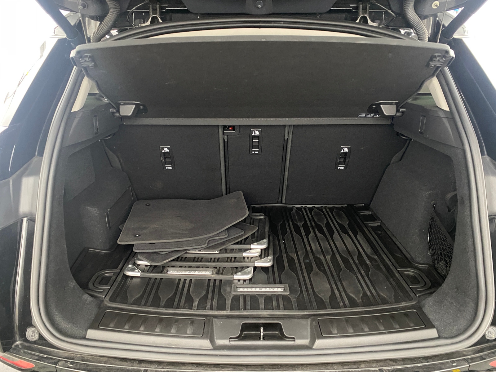 Thumbnail: 2020 Land Rover Range Rover Evoque - 6