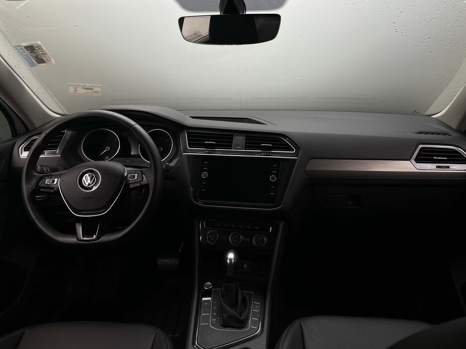 Thumbnail: 2020 Volkswagen Tiguan - 2
