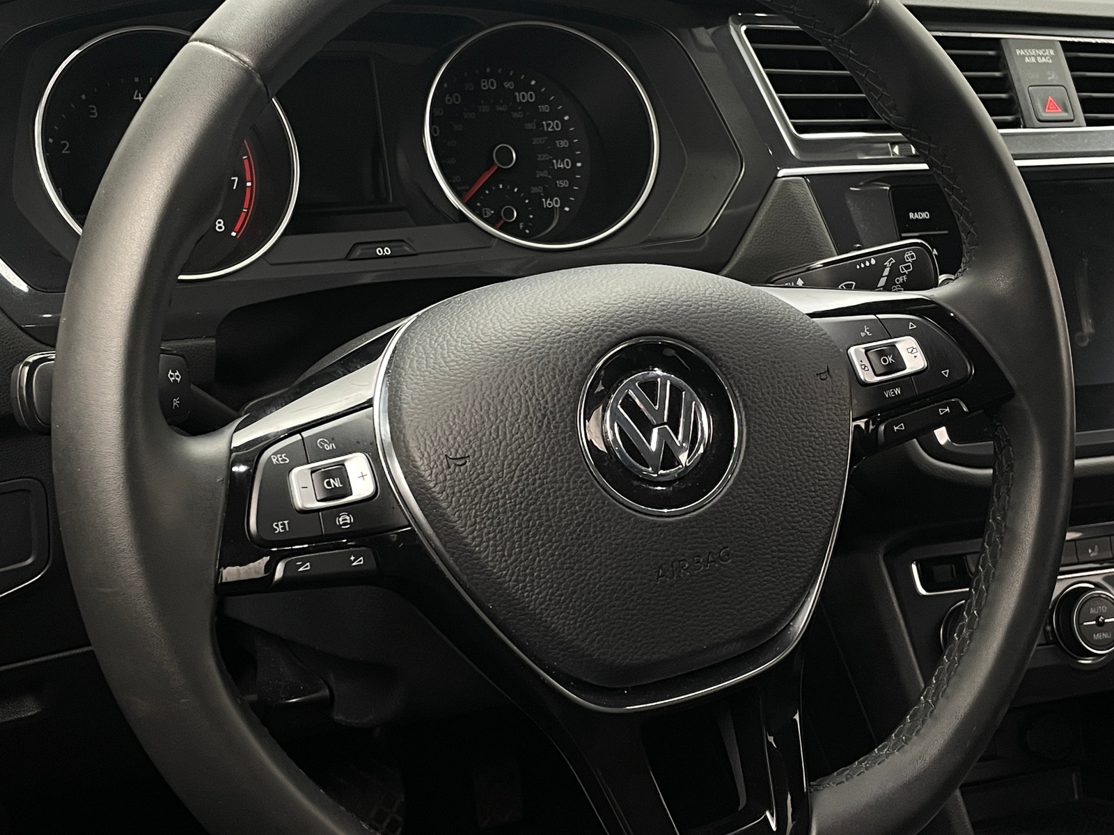 Thumbnail: 2020 Volkswagen Tiguan - 4
