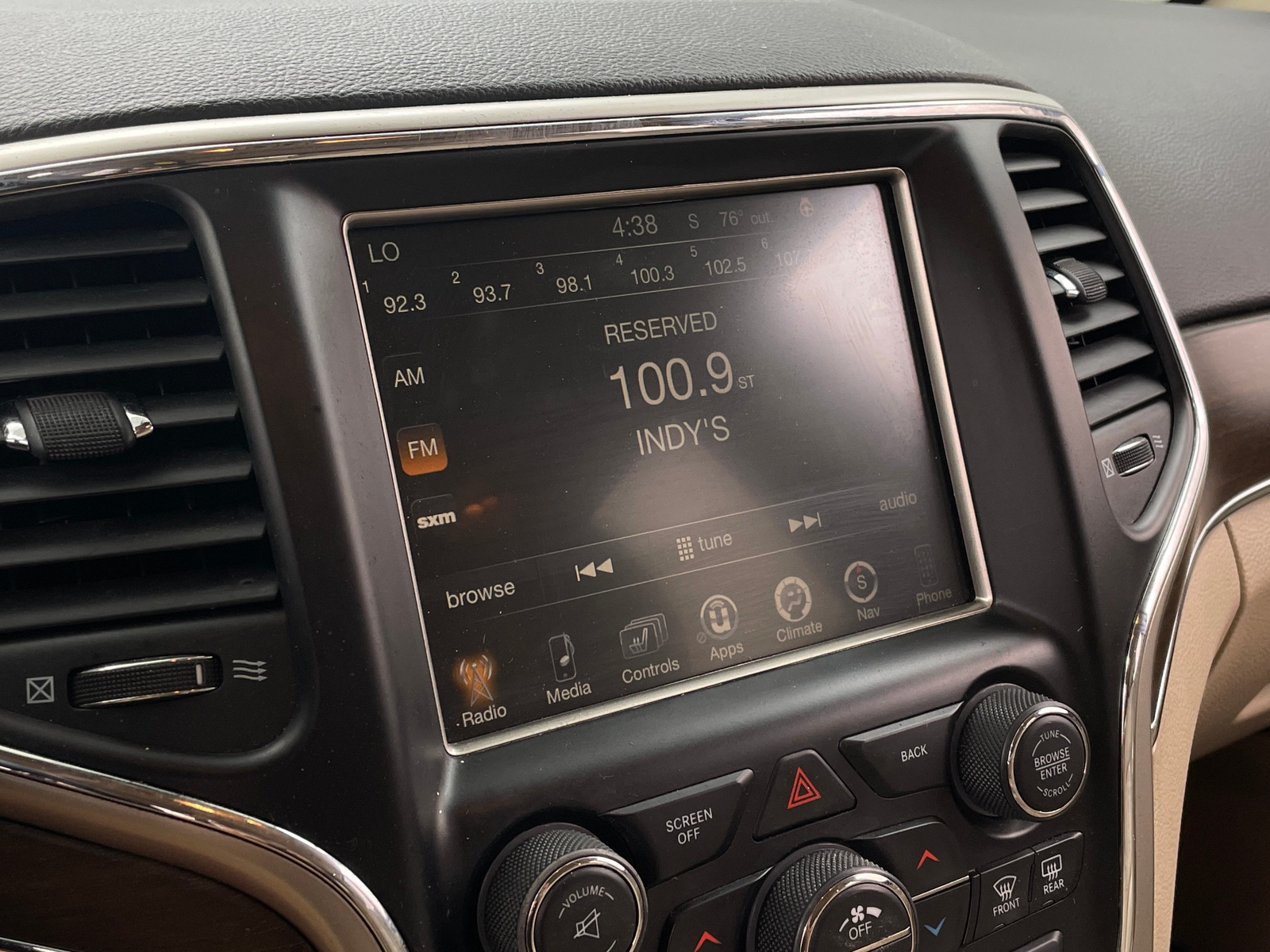 Thumbnail: 2015 Jeep Grand Cherokee - 3