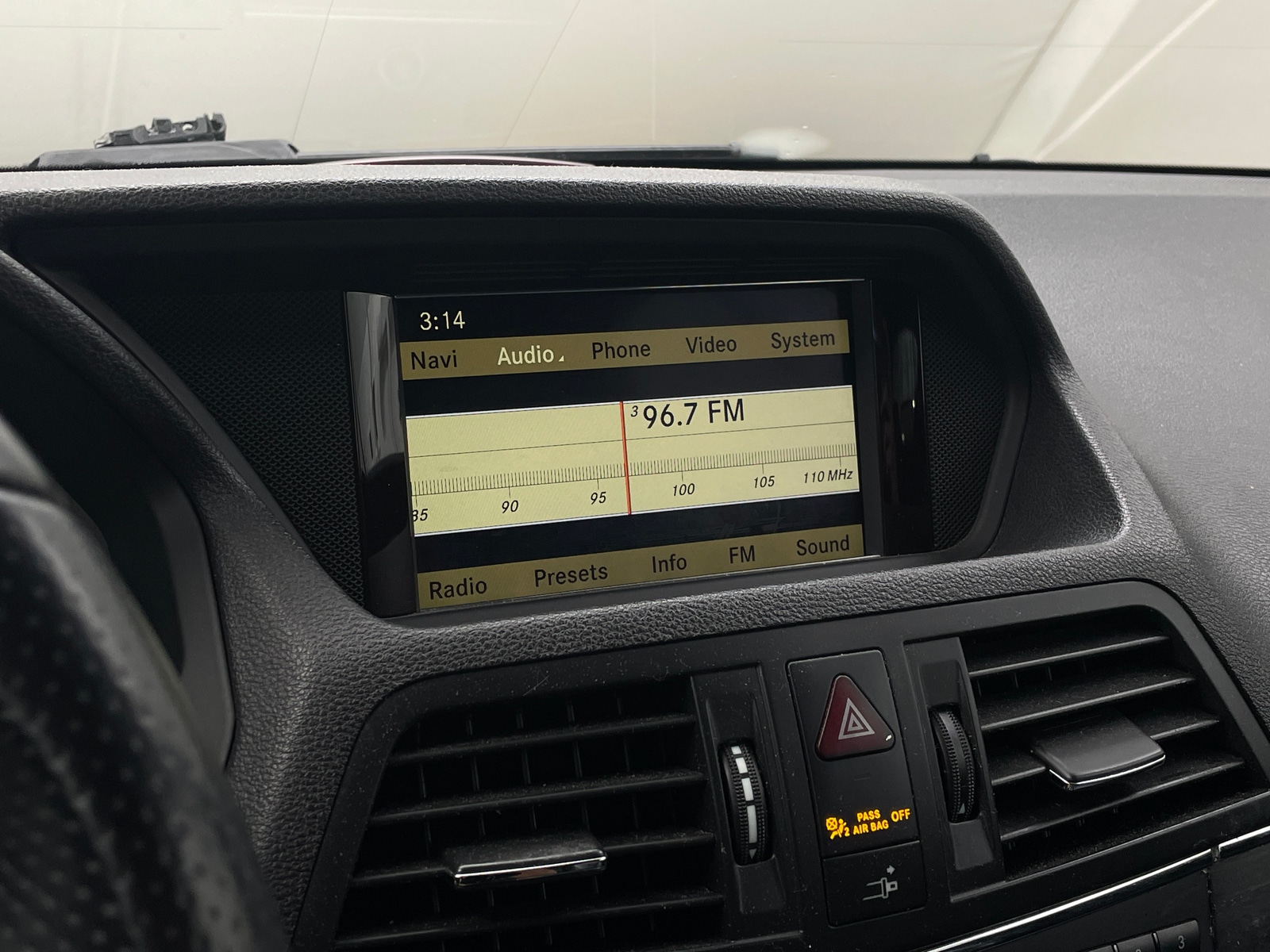 Thumbnail: 2011 Mercedes-Benz E-Class - 2