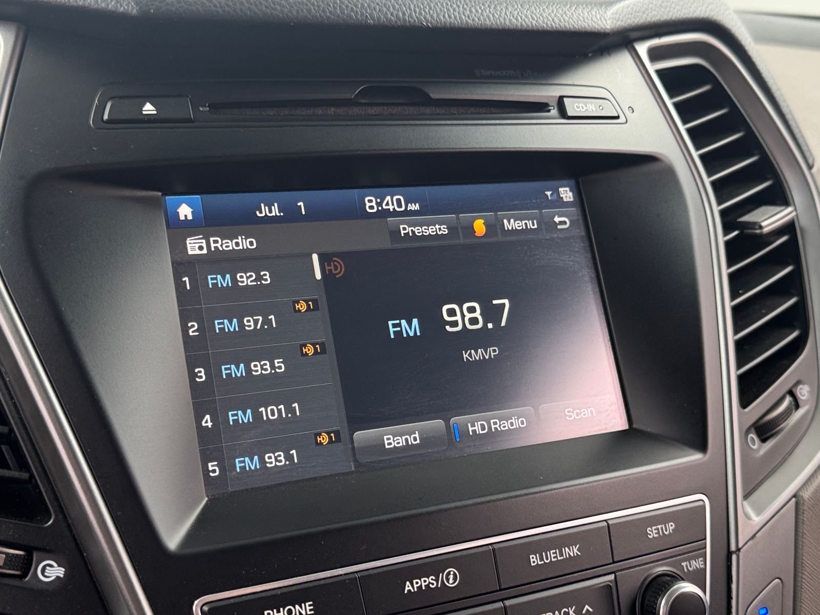 Thumbnail: 2018 Hyundai Santa Fe - 3