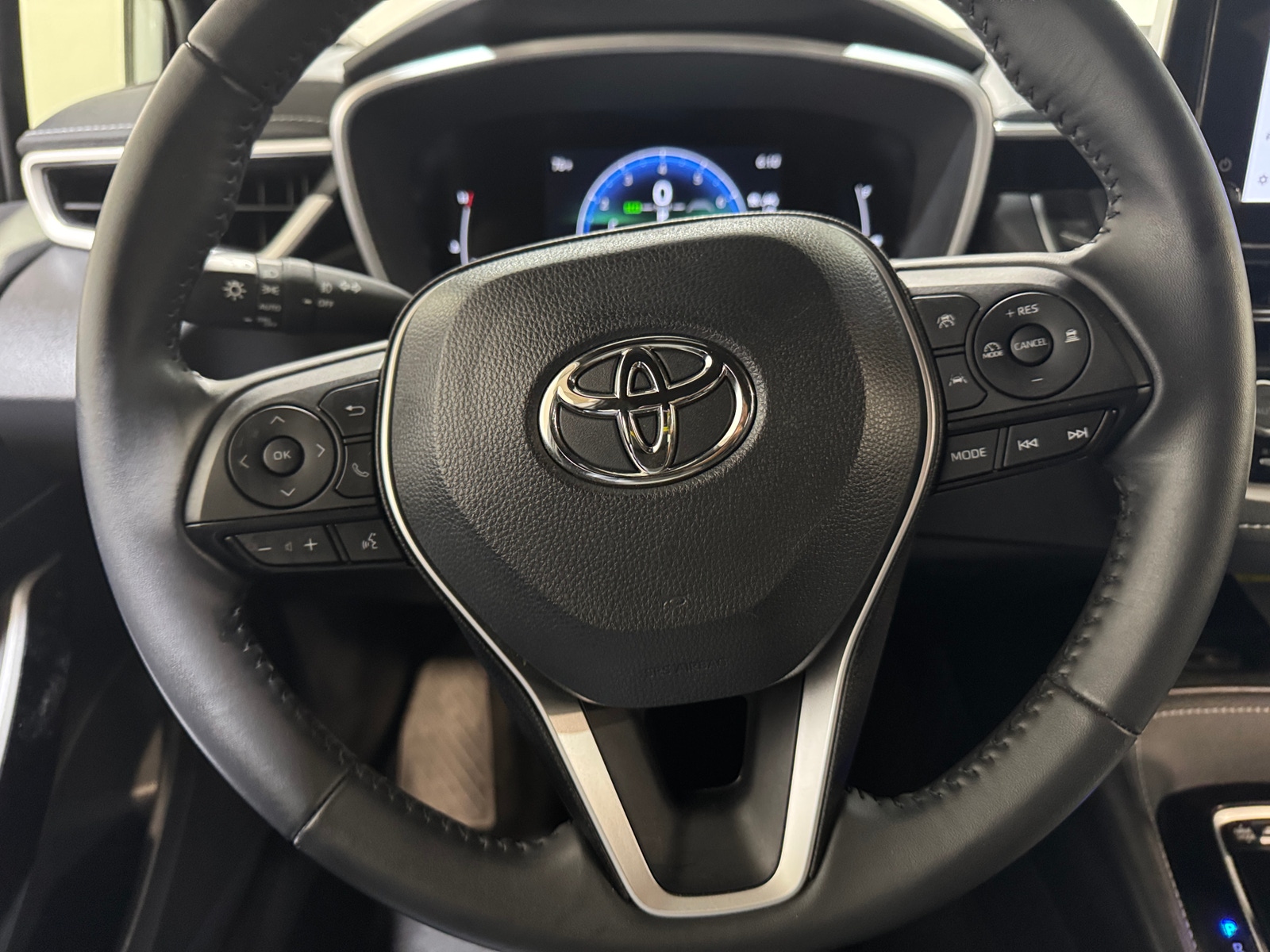 Thumbnail: 2023 Toyota Corolla - 4