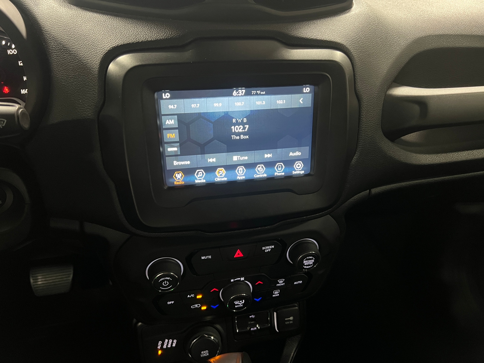 Thumbnail: 2019 Jeep Renegade - 4