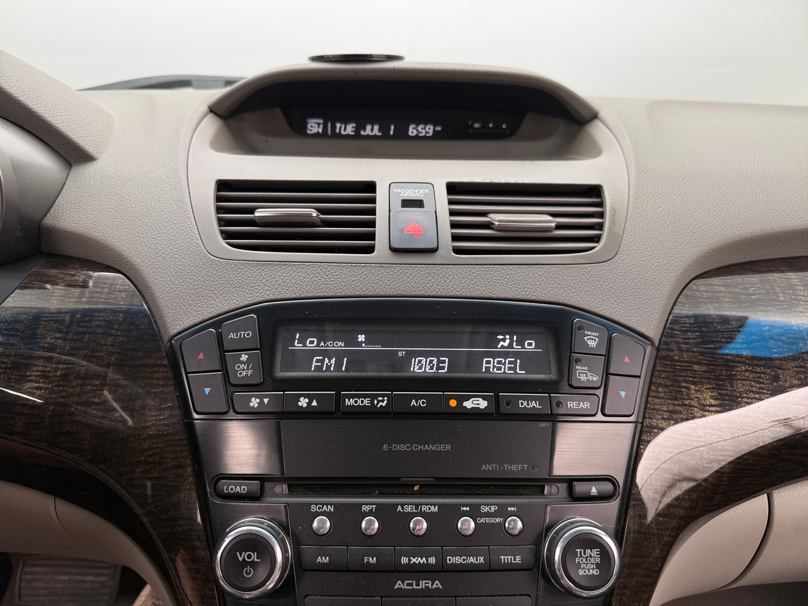 Thumbnail: 2011 Acura MDX - 3