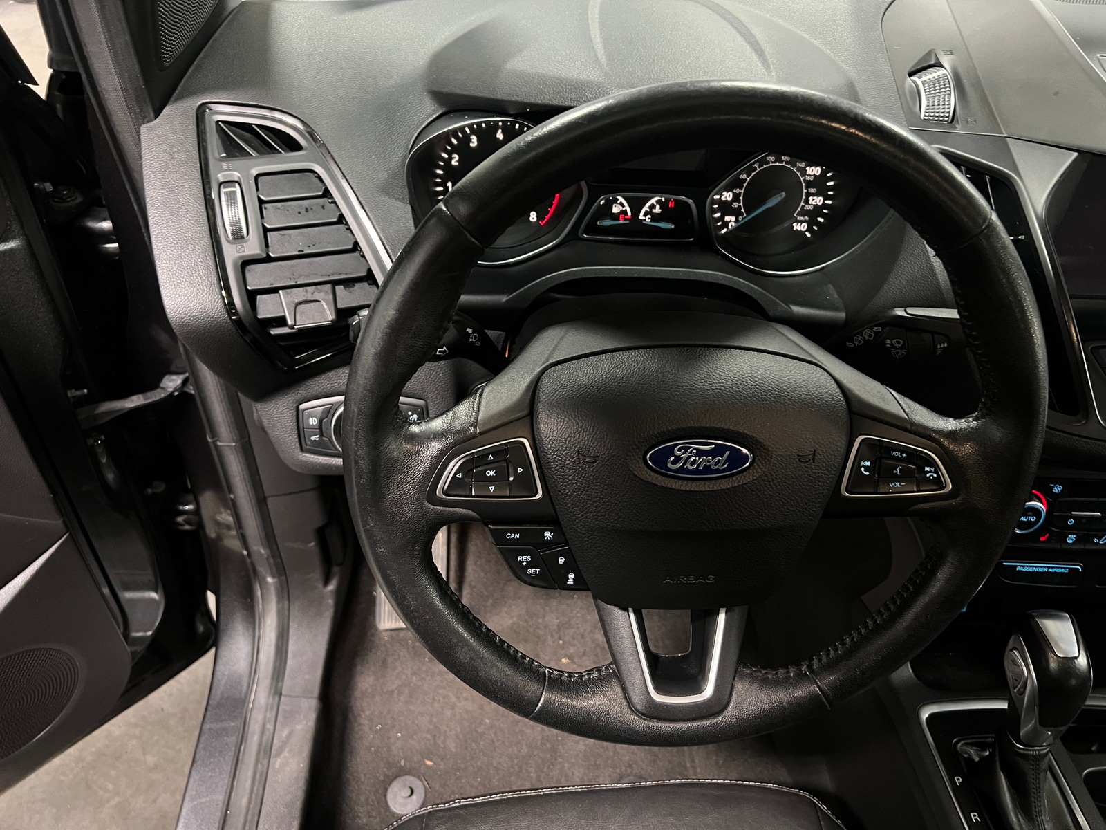 Thumbnail: 2018 Ford Escape - 4