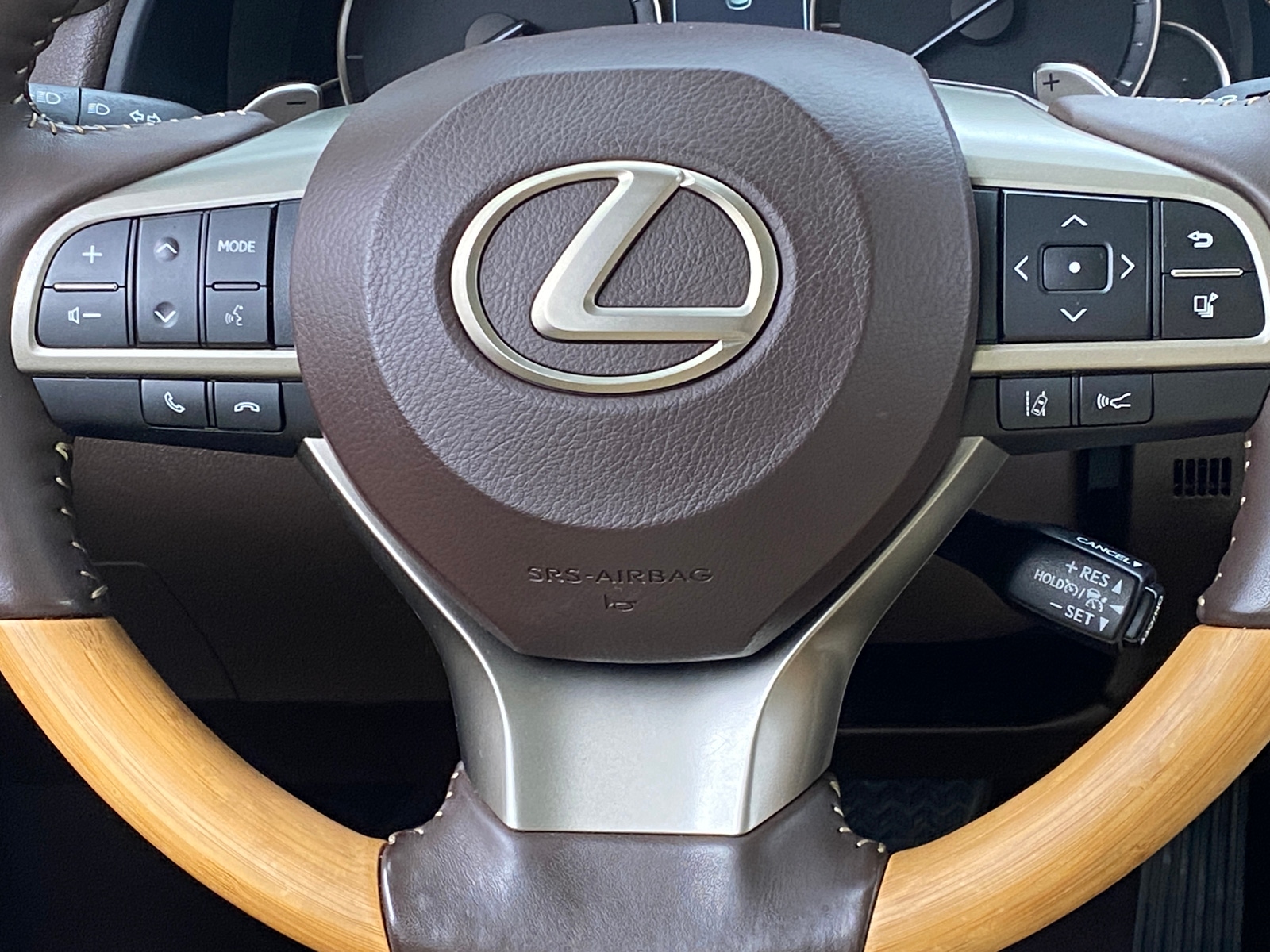 Thumbnail: 2020 Lexus RX - 4