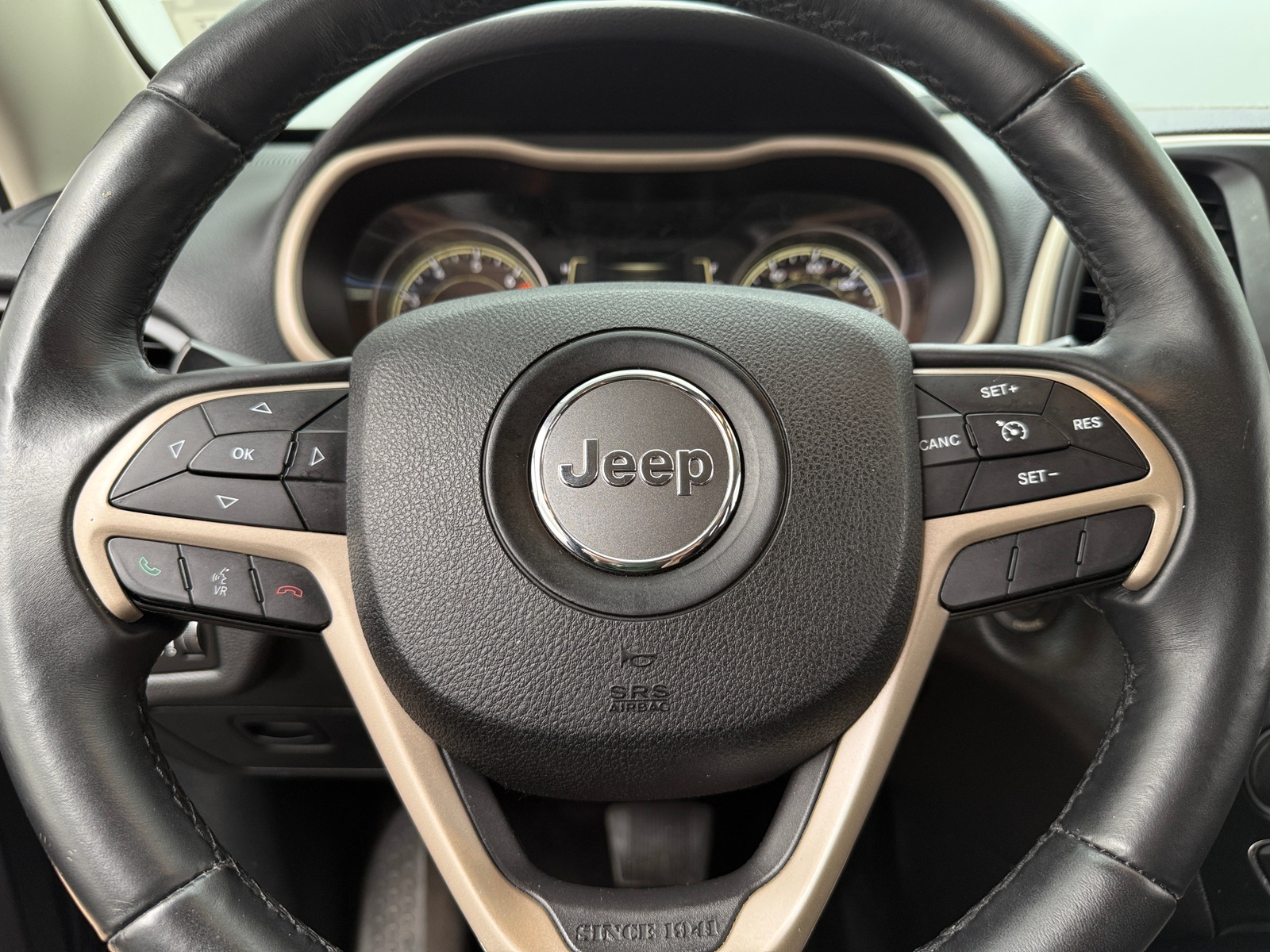 Thumbnail: 2017 Jeep Cherokee - 5