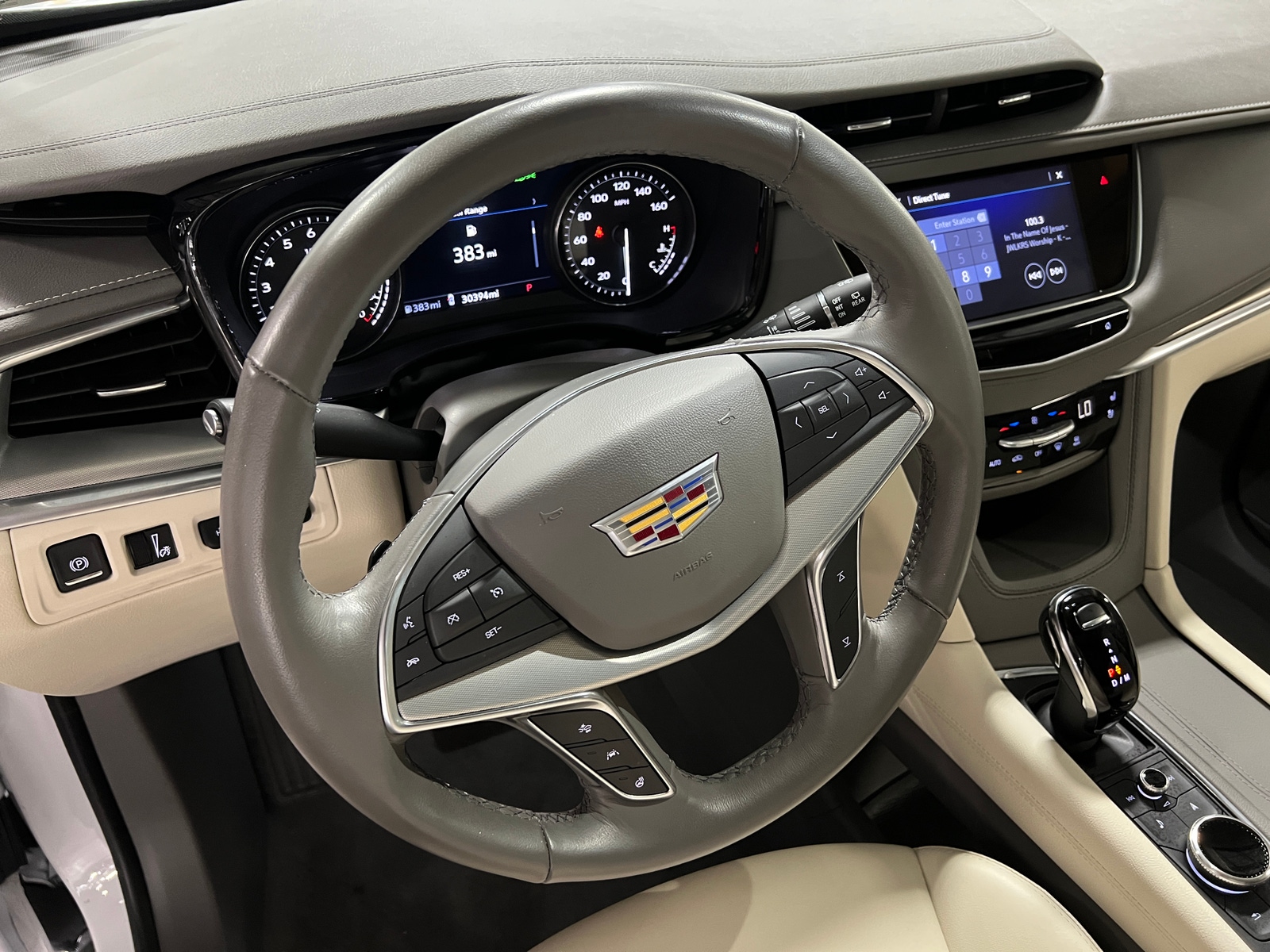 Thumbnail: 2023 Cadillac XT5 - 4