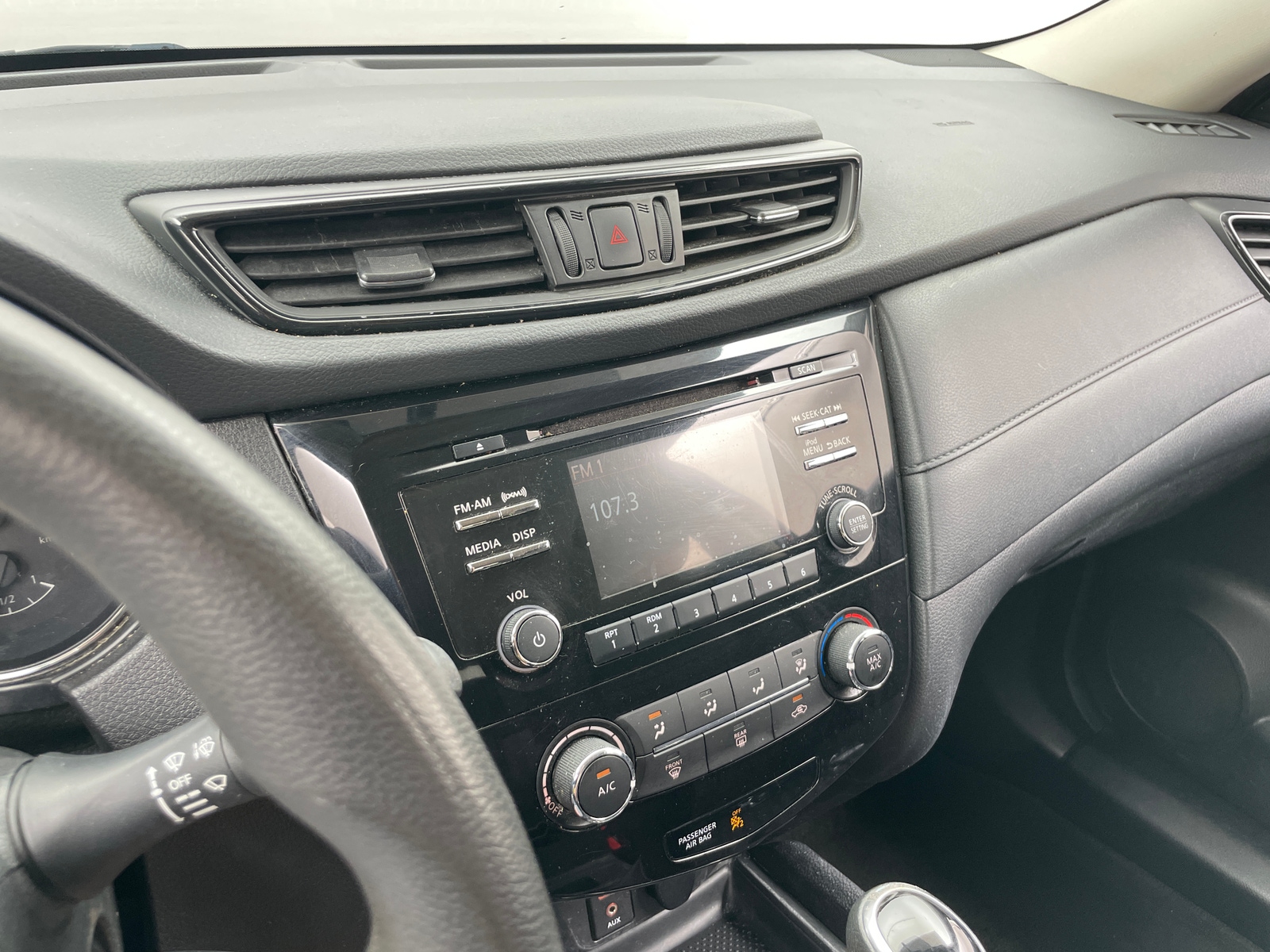 Thumbnail: 2017 Nissan Rogue - 4